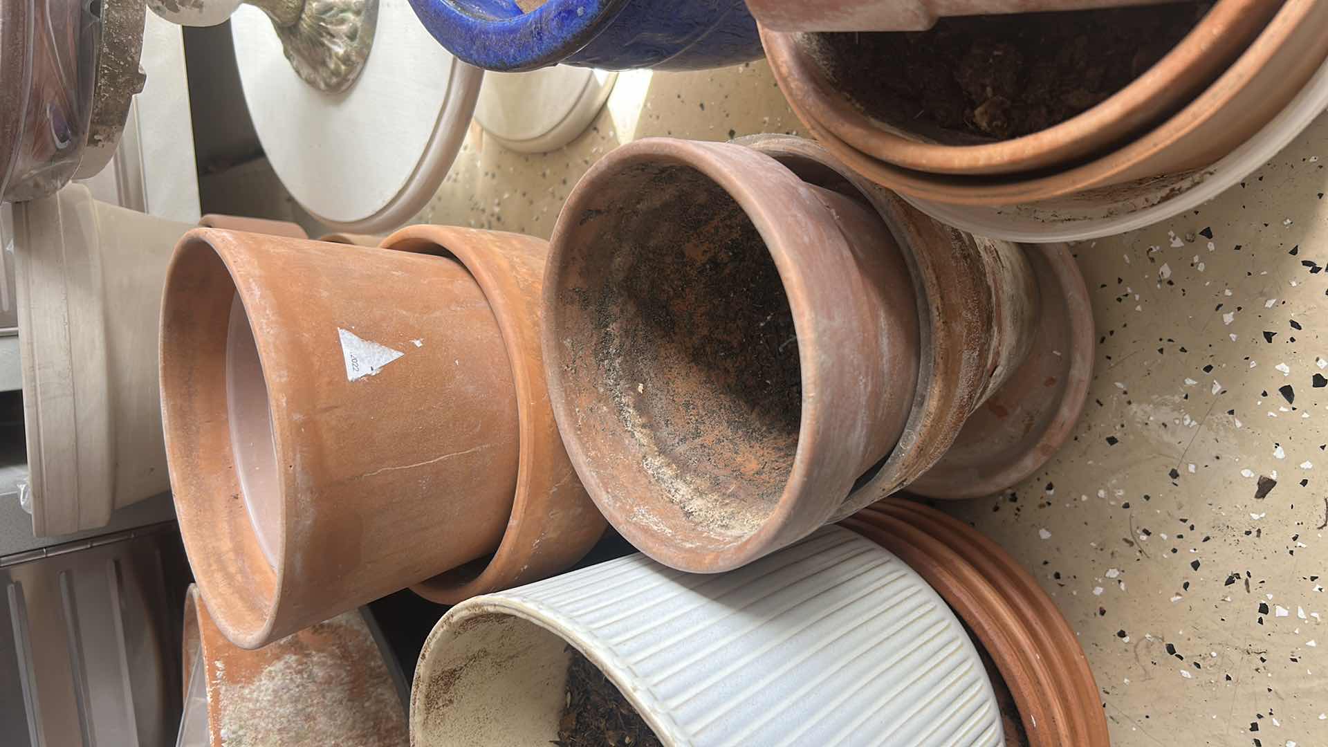 Photo 1 of POTTERY
