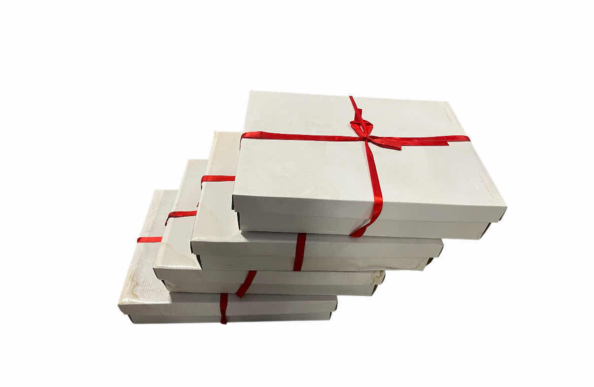 Photo 1 of KITCHEN WORTHY AMERICAN FLAG PLATTER W DIP DISH (4-PACK) 13” X 9.5”
