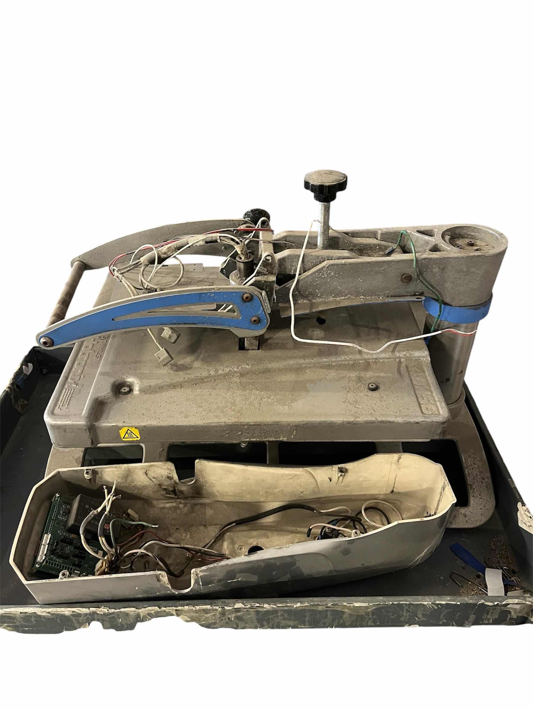 Photo 1 of HOTRONIX HEAT PRESS XF (PARTS ONLY)