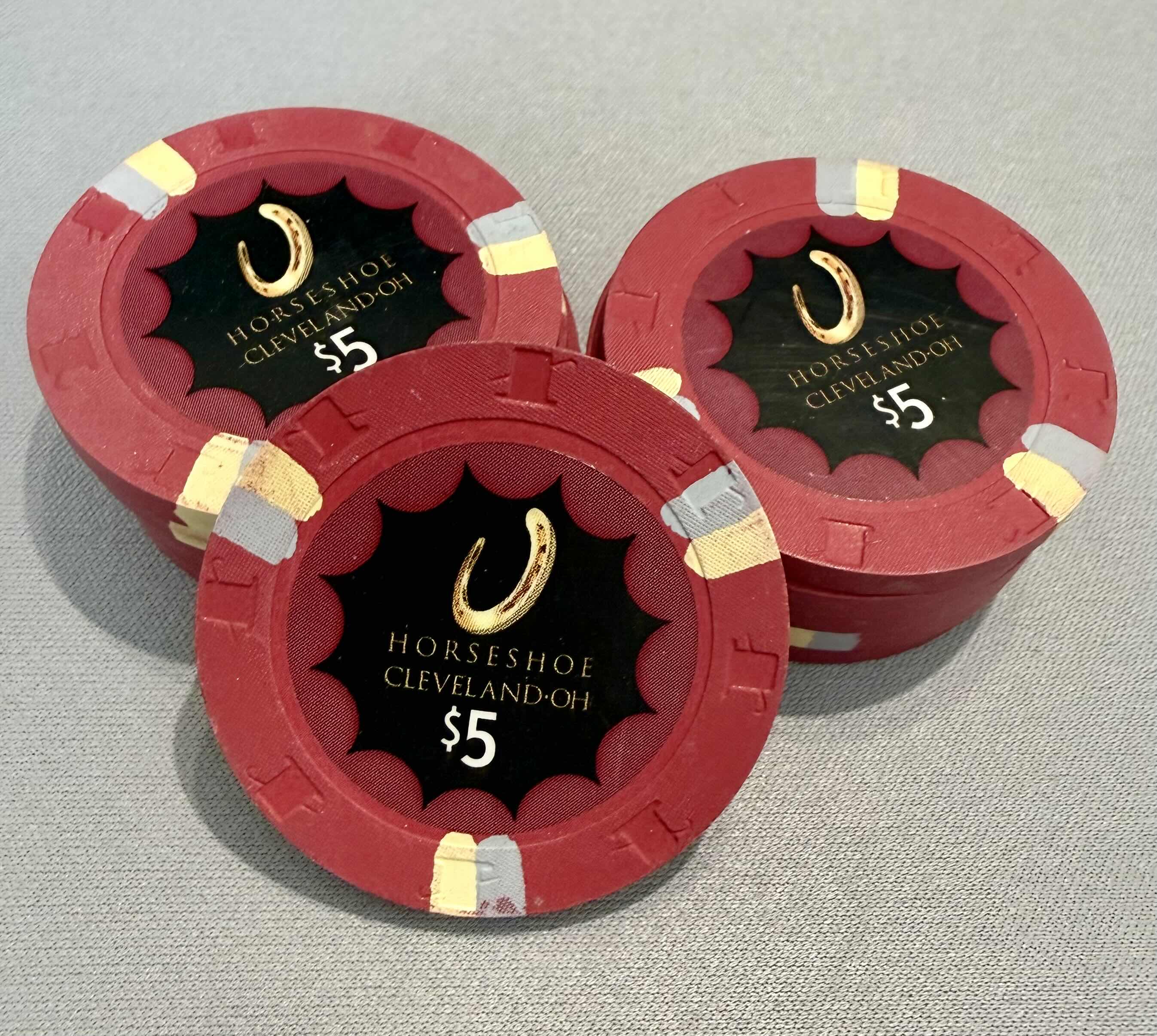 Photo 1 of 11-HORSESHOE CLEVELAND, OHIO $5.00 CASINO GAMING CHIPS