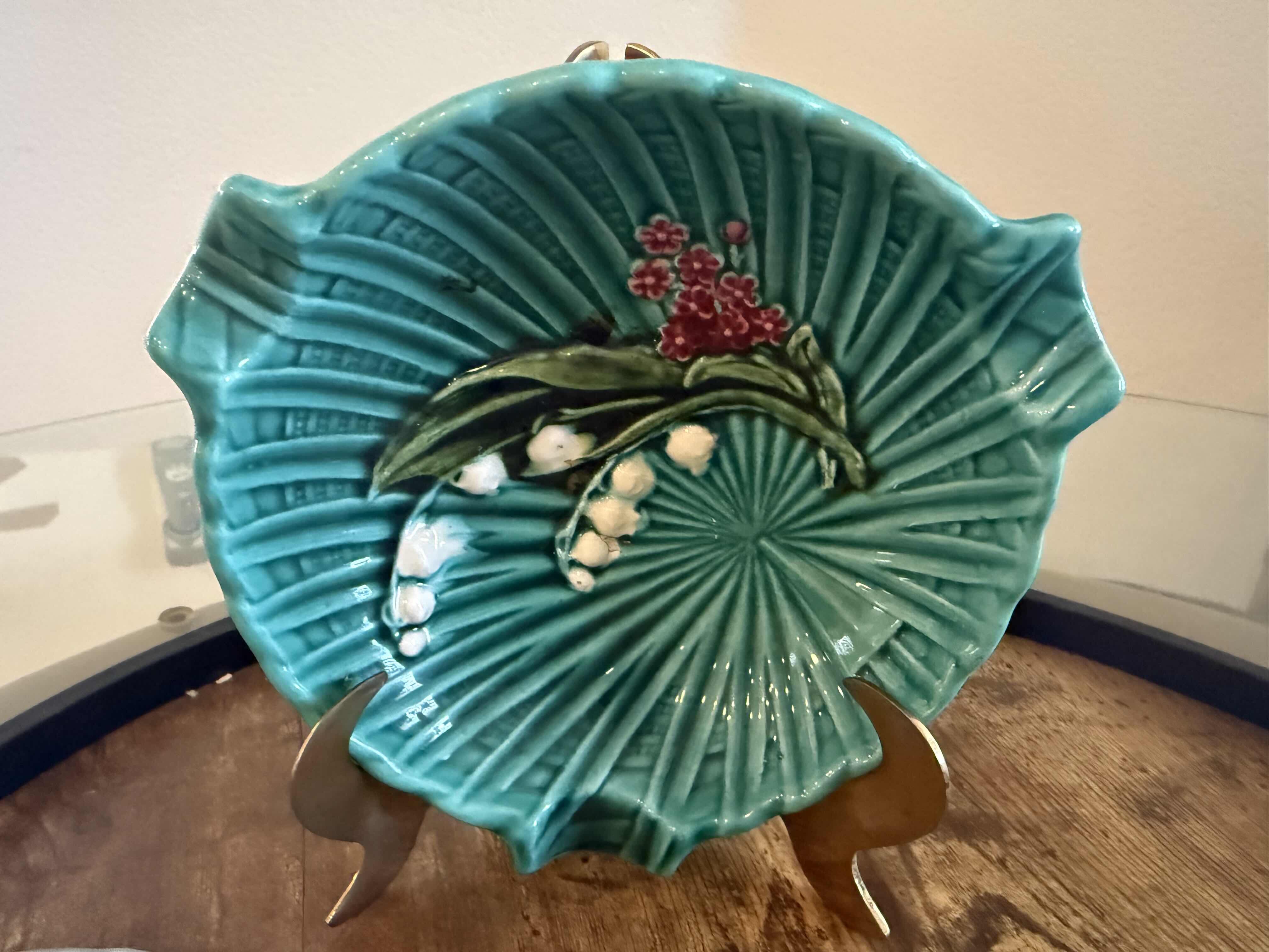 Photo 1 of 2-GREEN VINTAGE GLASS/CERAMIC ASH TRAYS, COLLECTIBLE ITALY SKI PLATE D6”