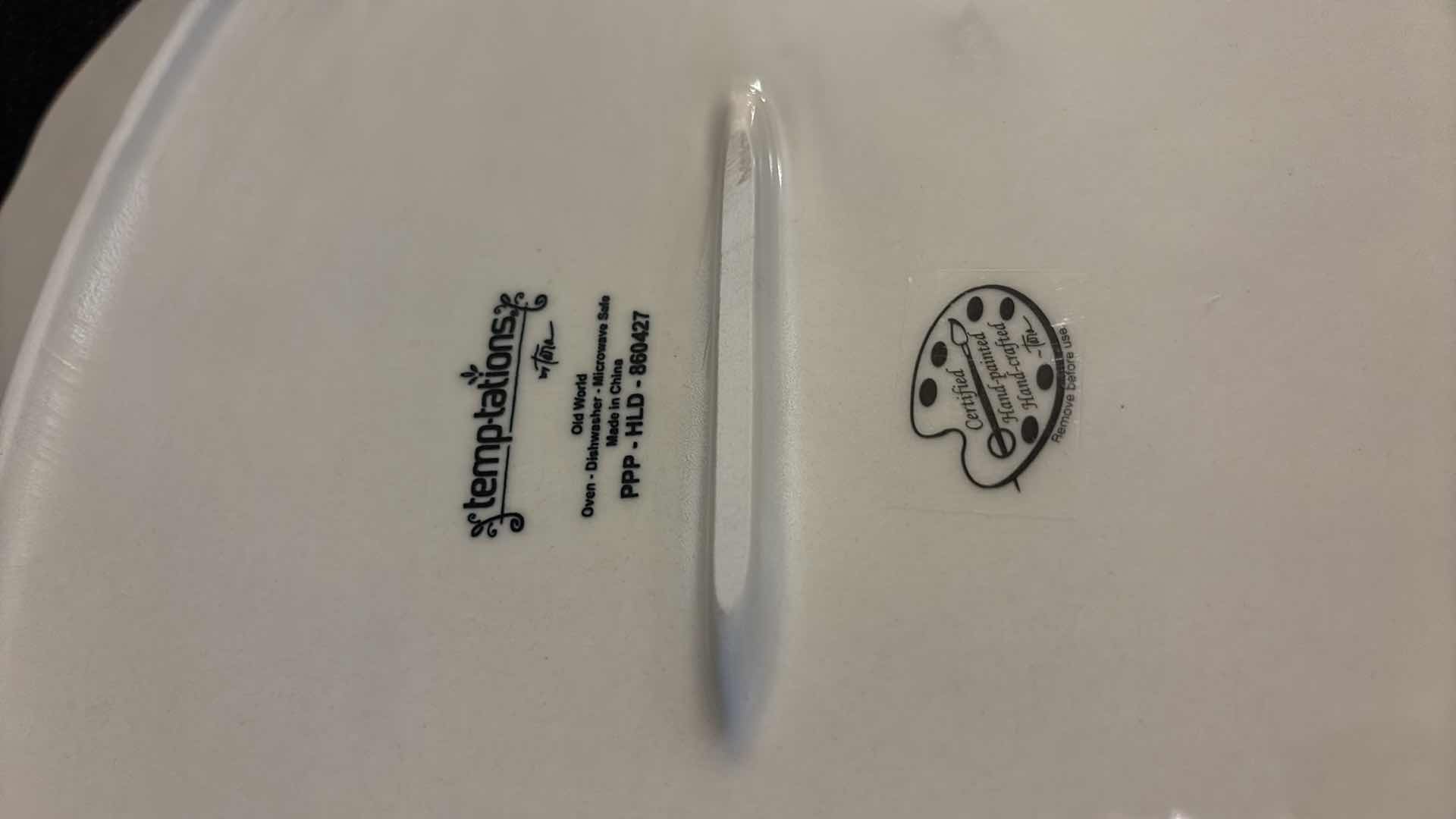 Photo 1 of TEMP-TATIONS OVENWARE OLD WORLD 6 PC SERVING SET, RED (READ NOTES)