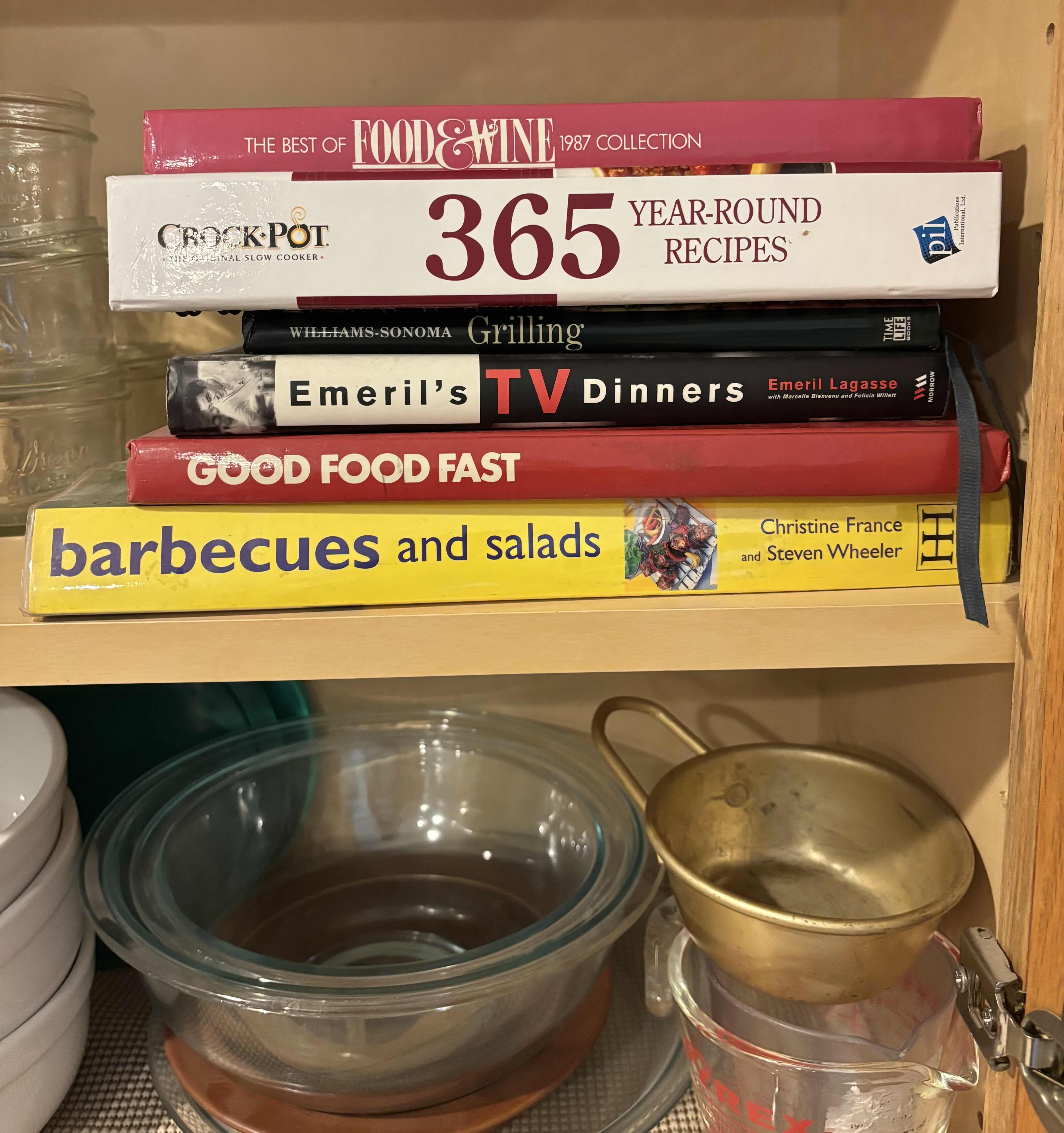 Photo 1 of CONTENTS OF KITCHEN CABINET