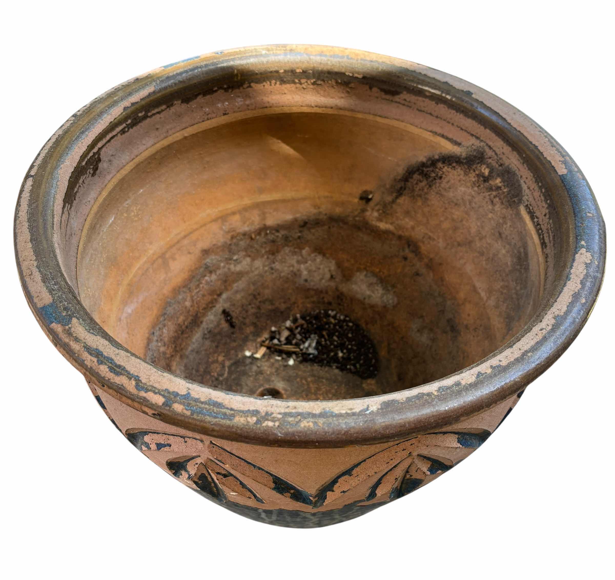 Photo 1 of OUTDOOR PLANTING POT H12”
