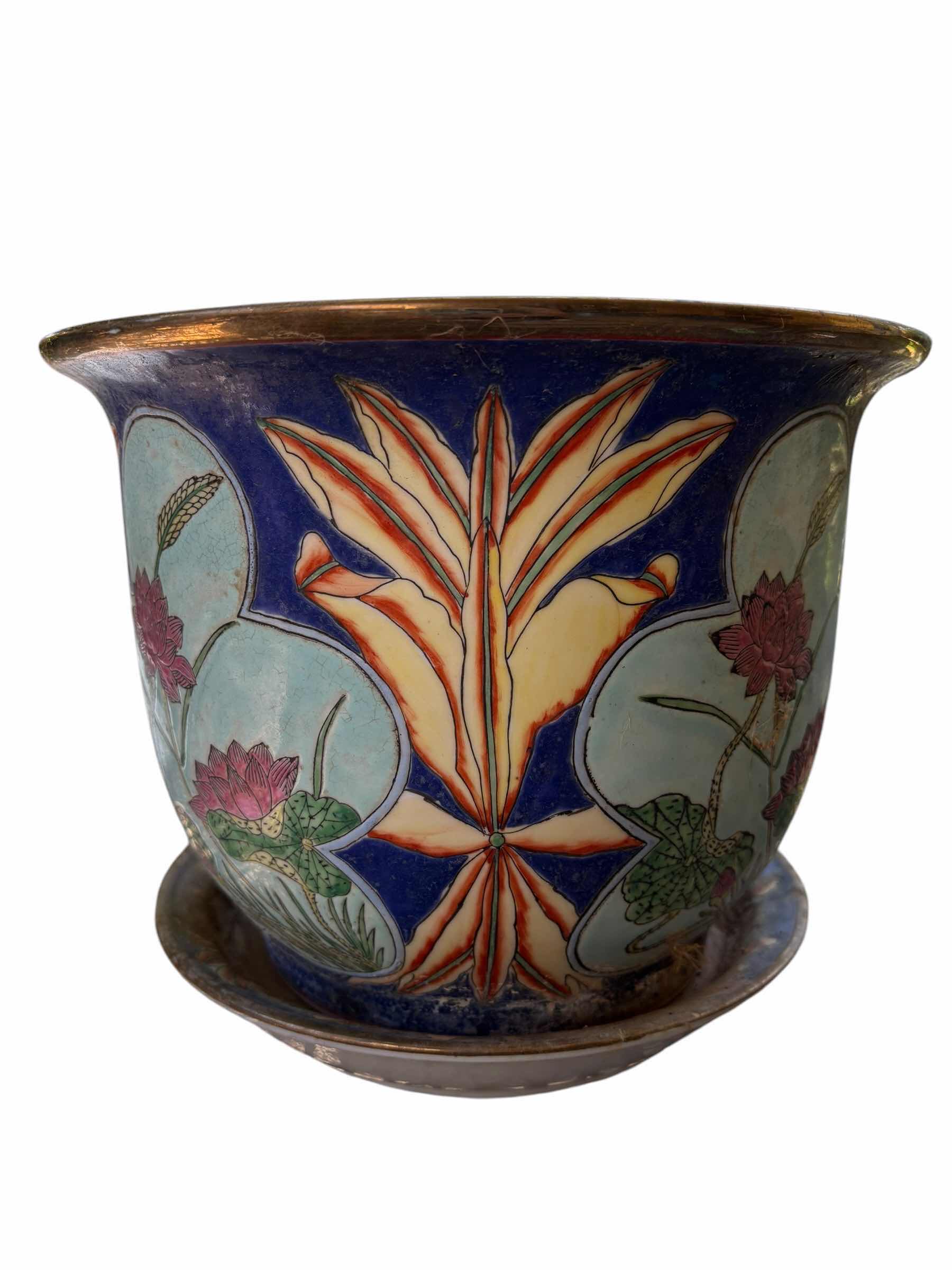 Photo 1 of OUTDOOR PLANTING POT H8.5”