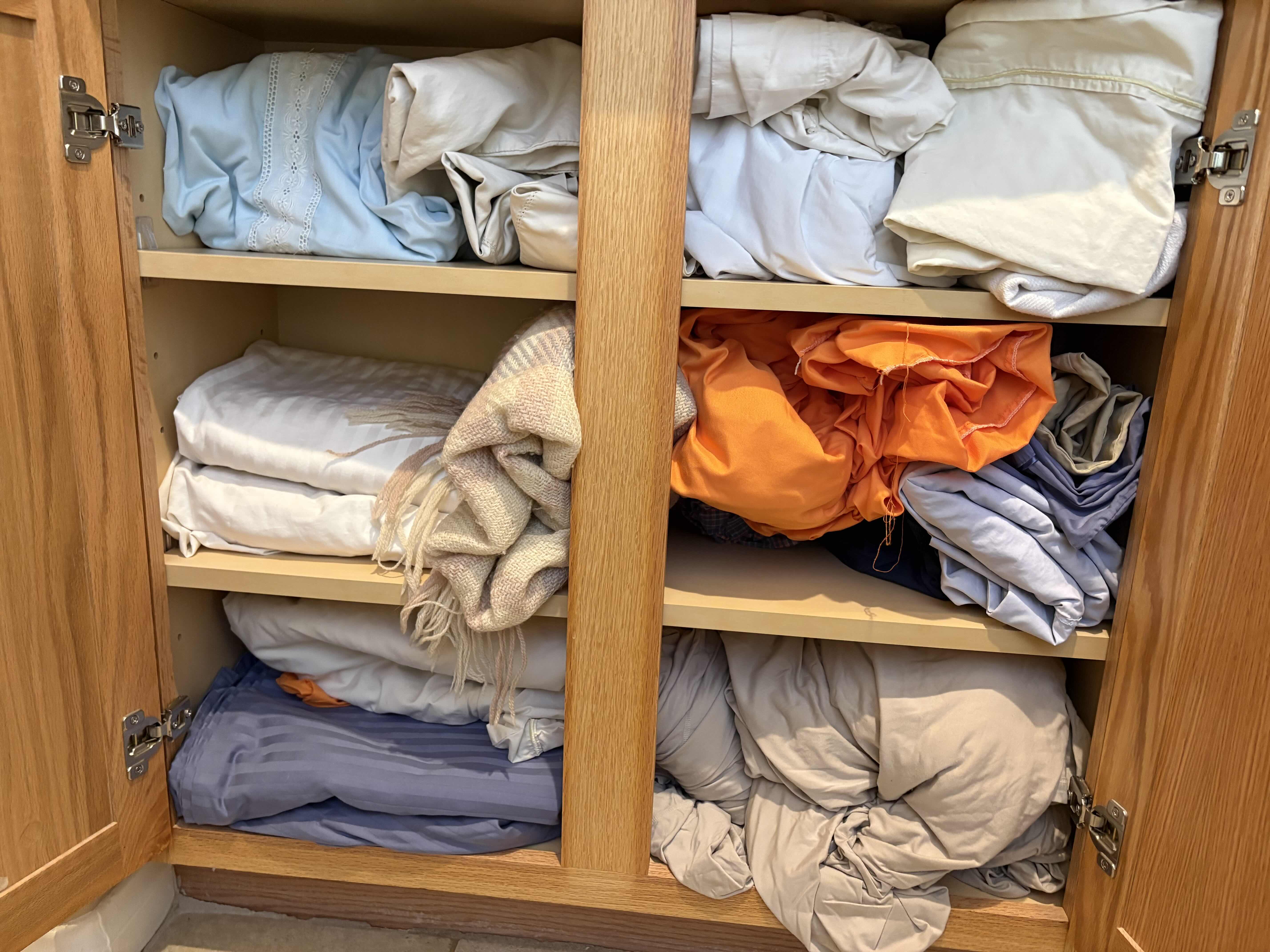 Photo 1 of CONTENTS OF CABINET - BLANKETS,SHEETS AND PILLOWCASES