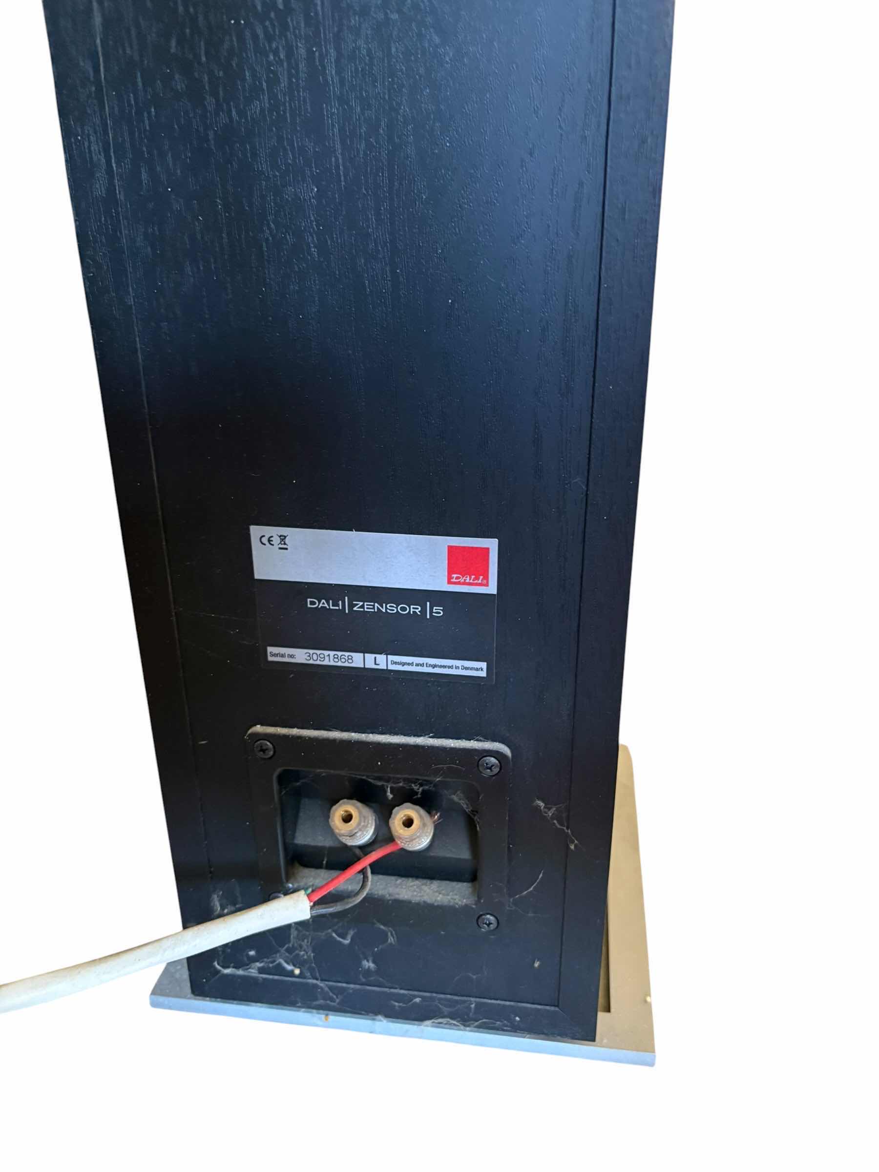 Photo 1 of (2)PCS DALI FLOOR SPEAKERS SERIAL NUMBER 3091868 H32.5”