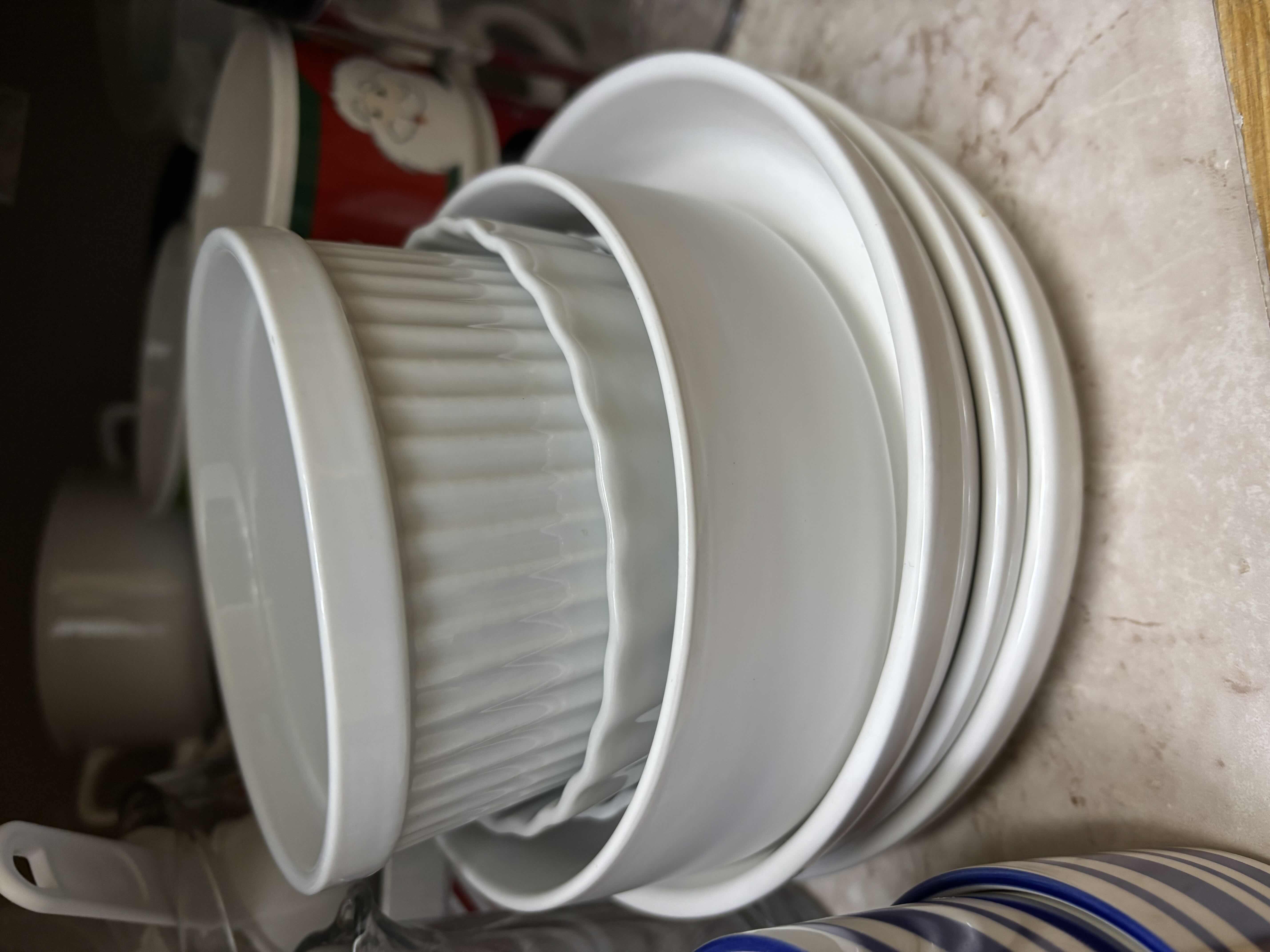 Photo 1 of CONTENTS OF KITCHEN CABINET