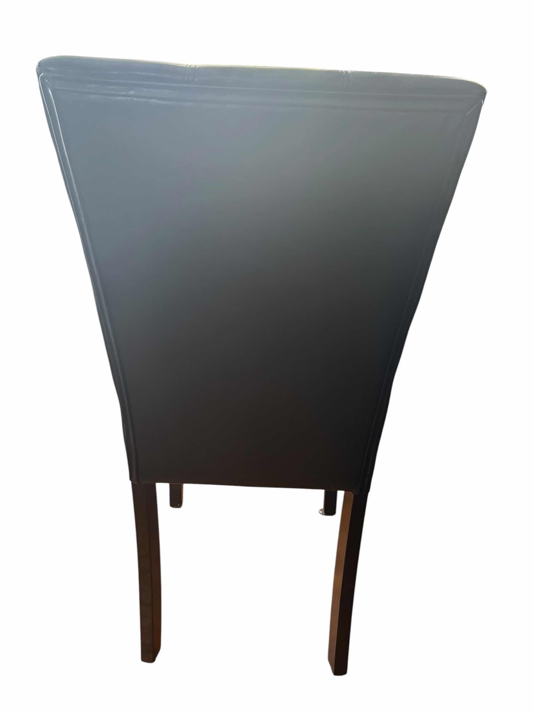 Photo 1 of (2)PCS BLACK VINYL SIDE CHAIR SEAT H19.5” TOTAL H37.5”