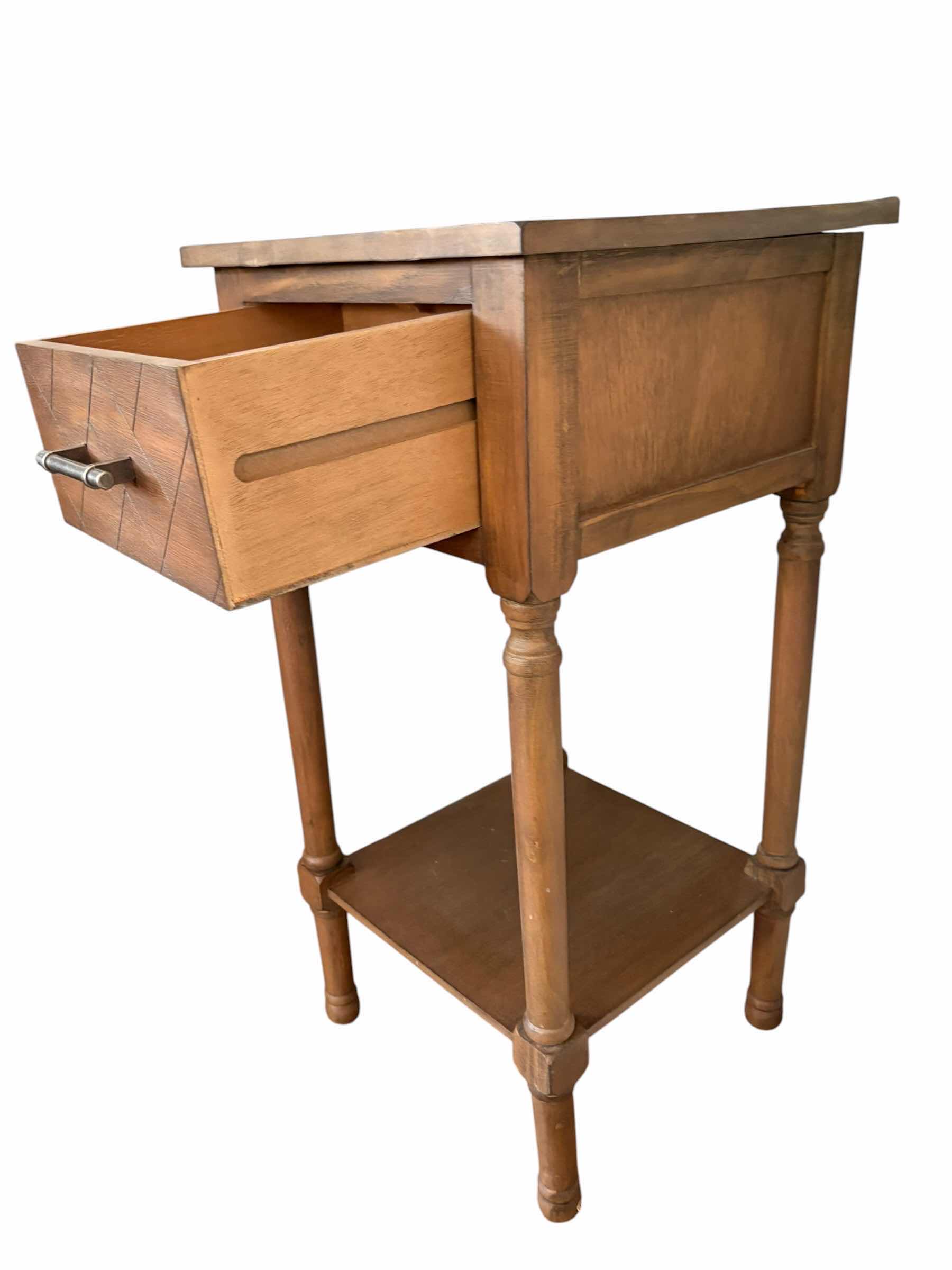 View 2 of SAFAVIEH PEYTON 1-DRAWER ACCENT TABLE W HERRINGBONE DRAWER DESIGN 14”X14”X28” $154