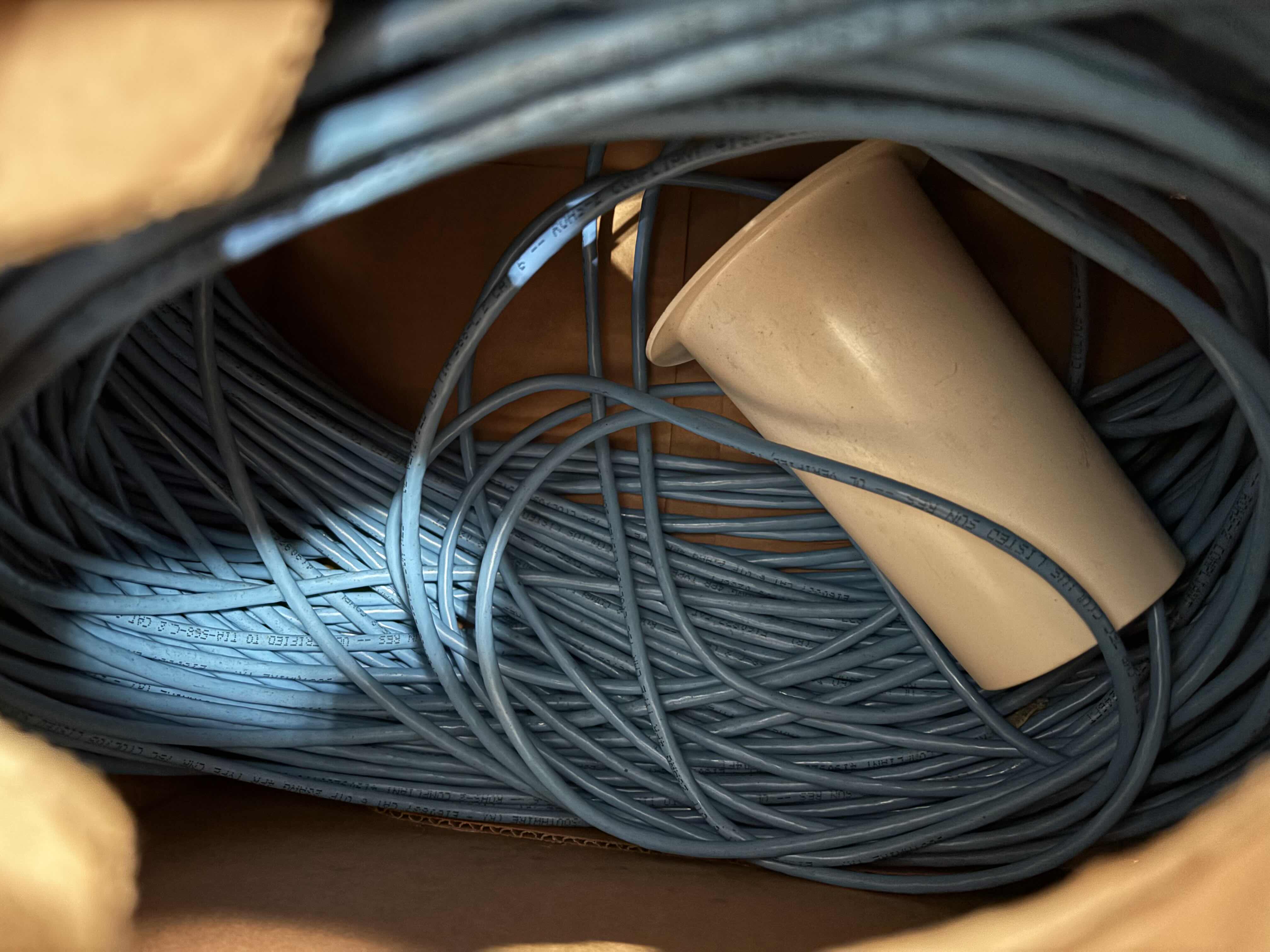 Photo 1 of SOUTHWIRE CAT6 RISER CABLE (TYPE CMR)