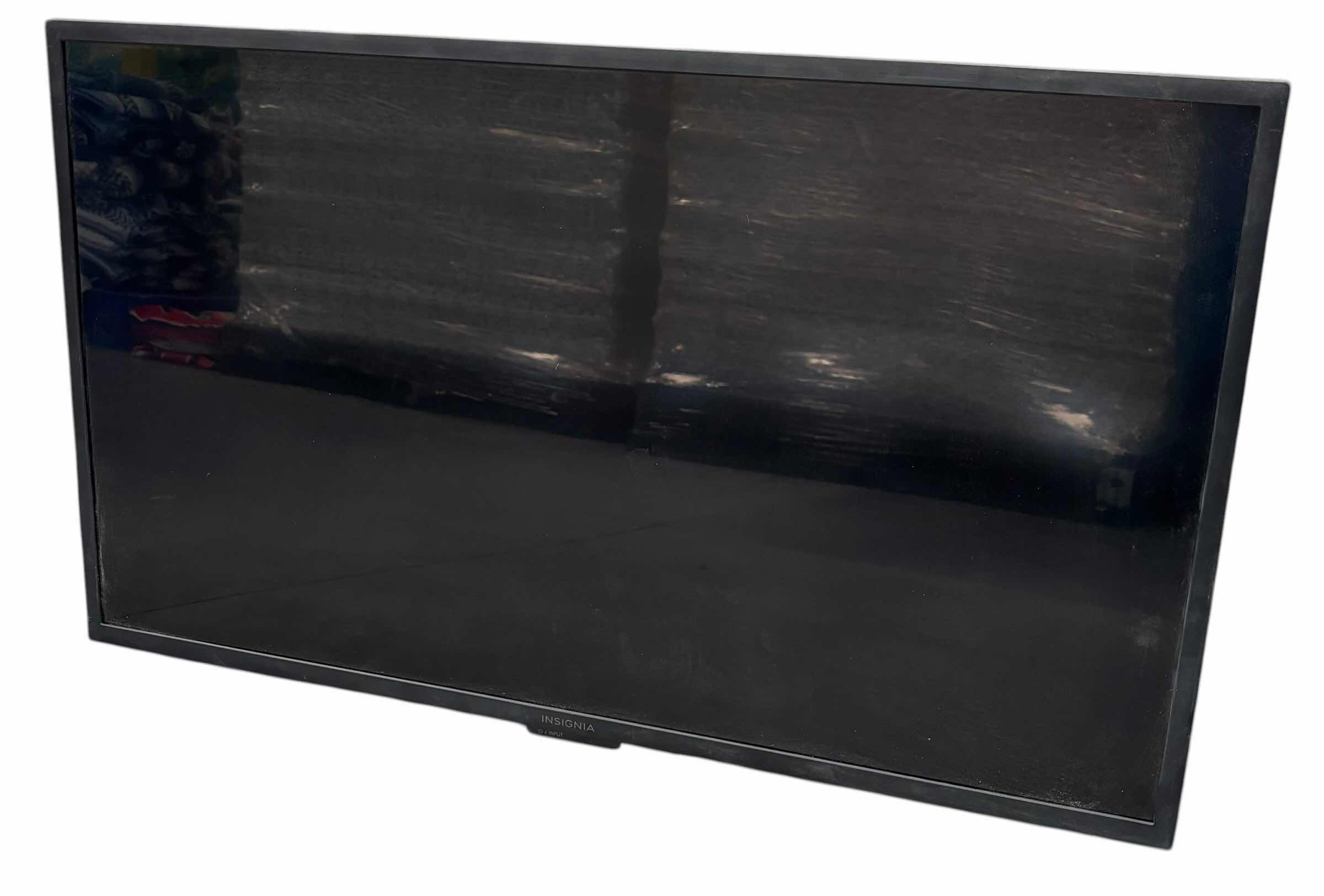 Photo 1 of 39” INSIGNIA TV