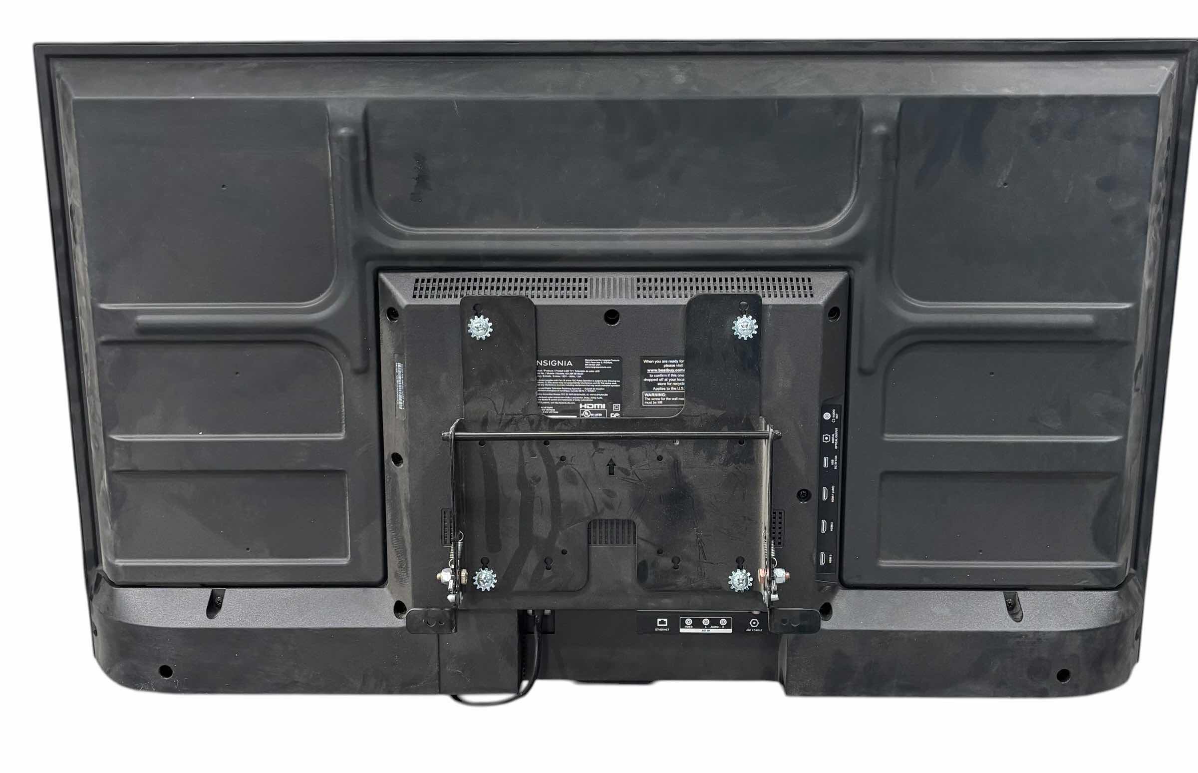 Photo 1 of 39” INSIGNIA TV