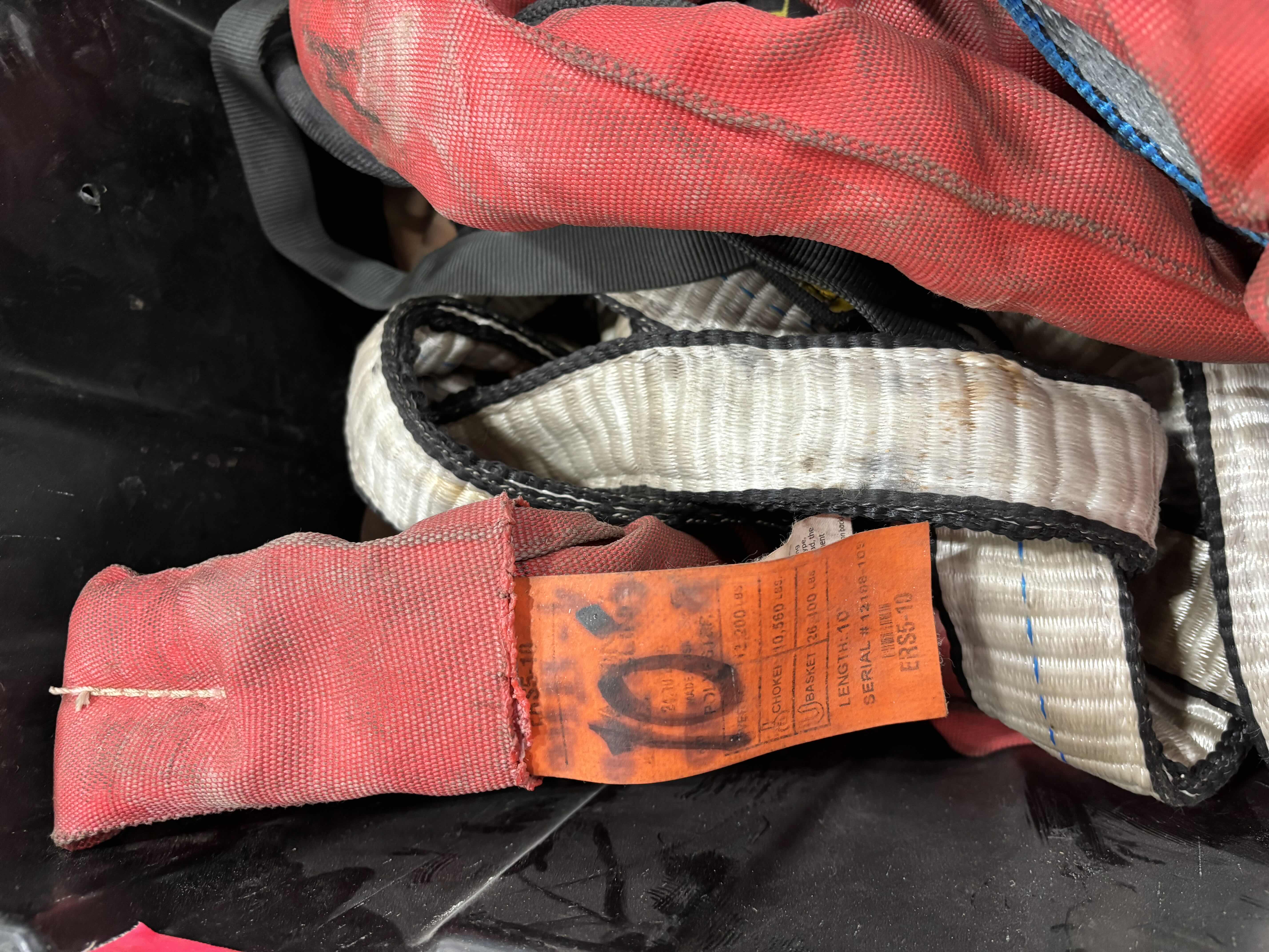 Photo 1 of CONTAINER OF INDUSTRIAL LIFTING SLINGS