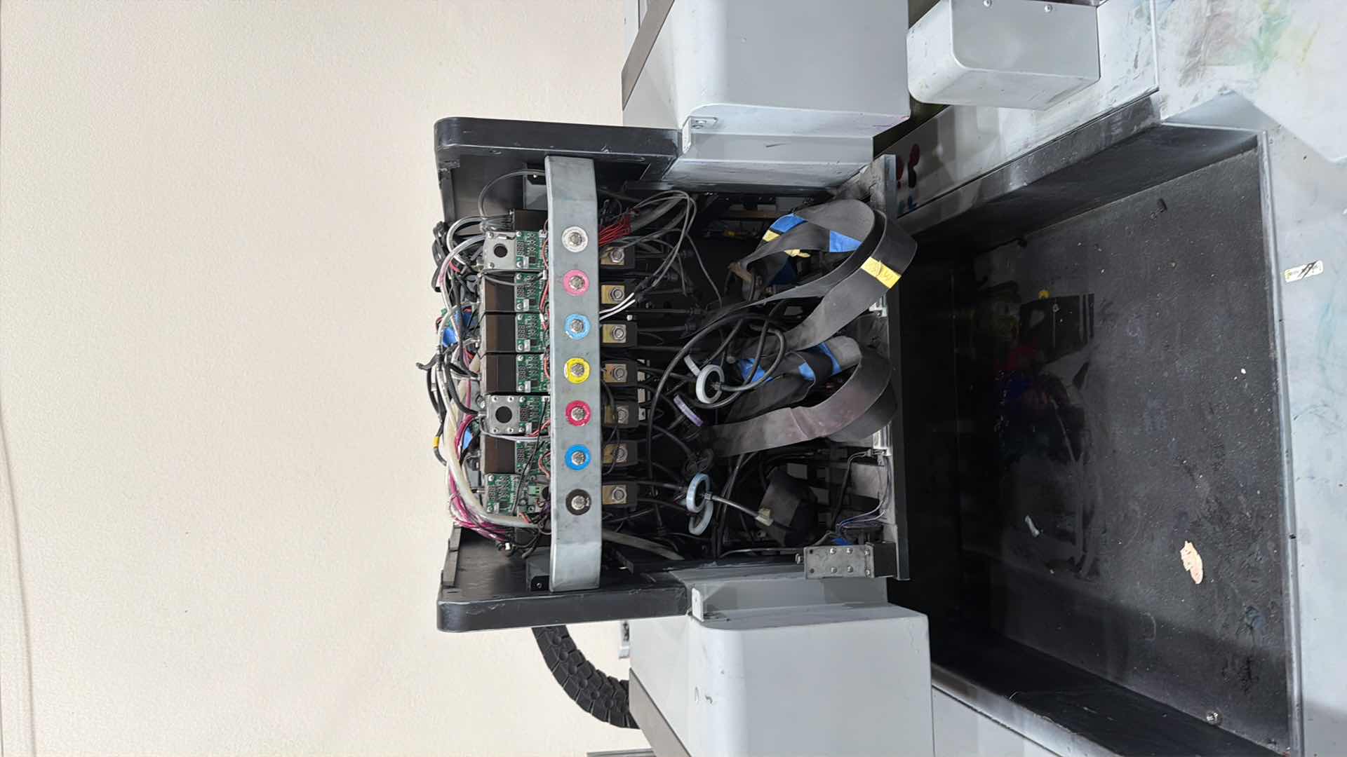 Photo 1 of LANOI INDUSTRIAL LARGE-FORMAT ROLL PRINTER, USED FOR HIGH-VOLUME COMMERCIAL PRINTING ON FLEXIBLE MATERIALS. TECHNOLOGY: USES UV INKJET PRINTING WITH INDUSTRIAL PRINTHEADS (SUCH AS RICOH GEN5/GEN6) FOR IMMEDIATE INK CURING AND DURABILITY. CAPACITY: ENGINEE
