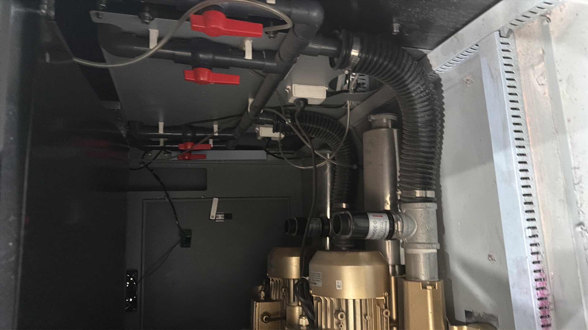Photo 1 of LANOI INDUSTRIAL LARGE-FORMAT ROLL PRINTER, USED FOR HIGH-VOLUME COMMERCIAL PRINTING ON FLEXIBLE MATERIALS. TECHNOLOGY: USES UV INKJET PRINTING WITH INDUSTRIAL PRINTHEADS (SUCH AS RICOH GEN5/GEN6) FOR IMMEDIATE INK CURING AND DURABILITY. CAPACITY: ENGINEE