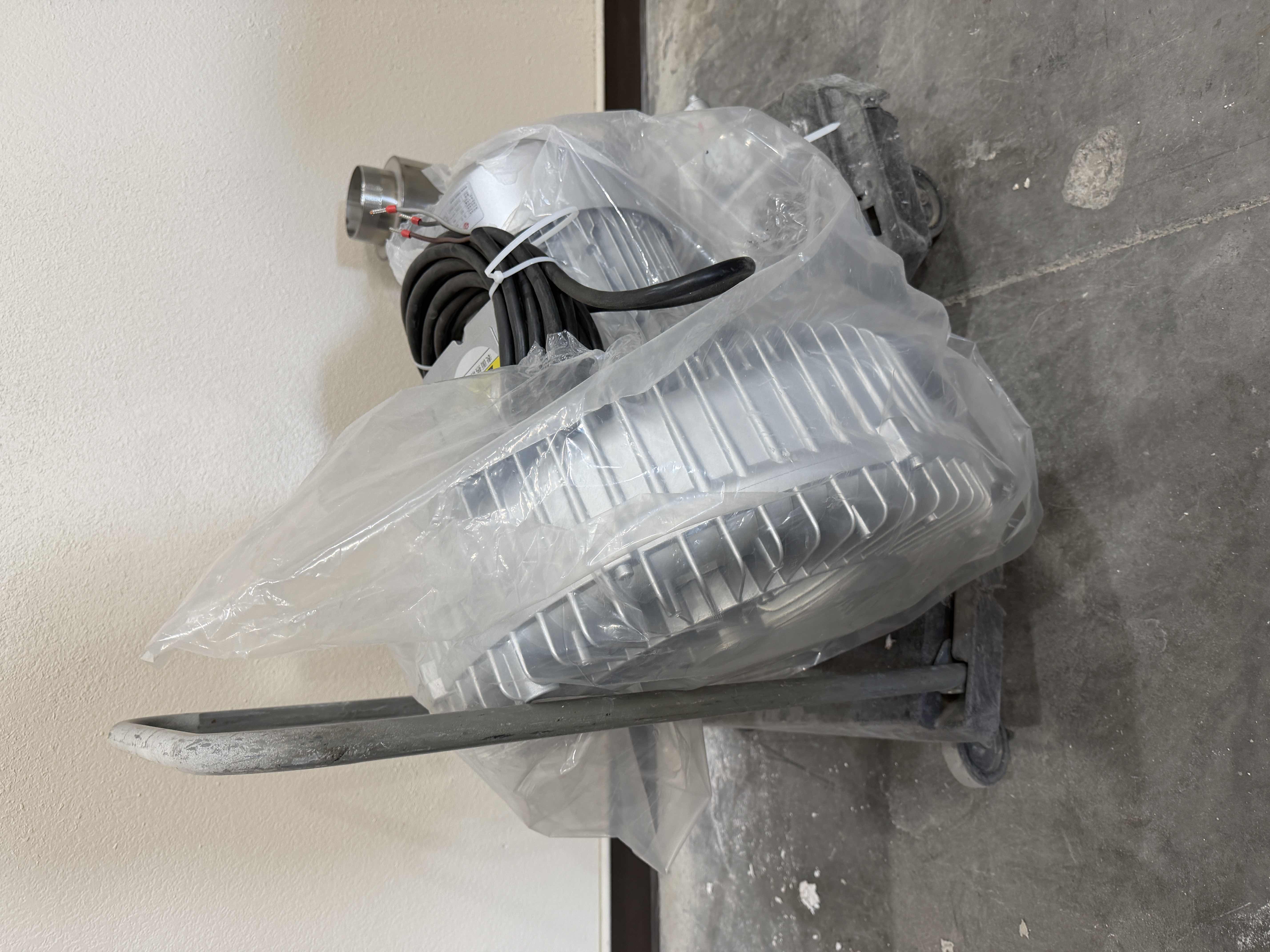 Photo 1 of JINQIAOTONG (???) BRAND VORTEX VACUUM PUMP, MODEL 2GH910H07, TYPICALLY USED IN INDUSTRIAL APPLICATIONS SUCH AS CNC MACHINERY OR WASTEWATER TREATMENT. IT HAS A POWER OUTPUT OF 9.0 KW, A FLOW RATE OF 1250 M³/H, AND A MAXIMUM VACUUM LEVEL OF 150 MBAR. IT OPE