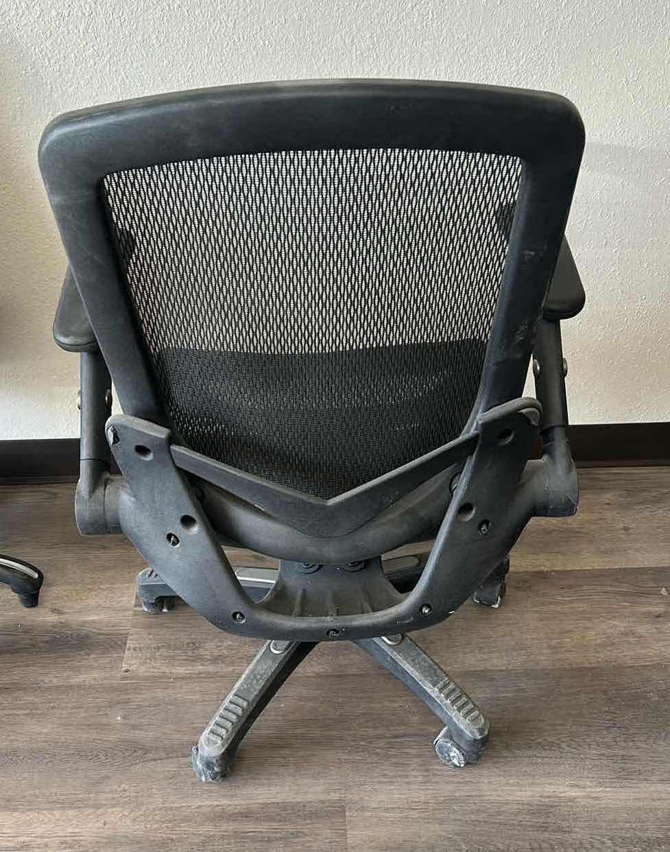 Photo 1 of METREX II MESH TASK CHAIR