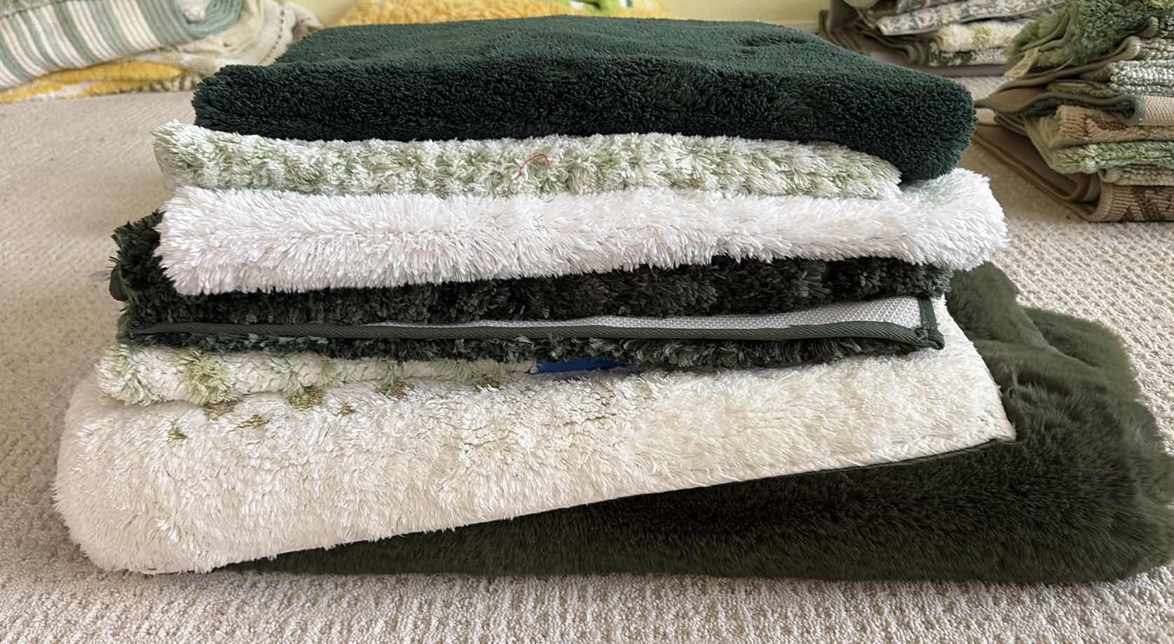 Photo 1 of (7)PCS BATH MAT AND RUG- WHITE, DARK GREEN & MORE