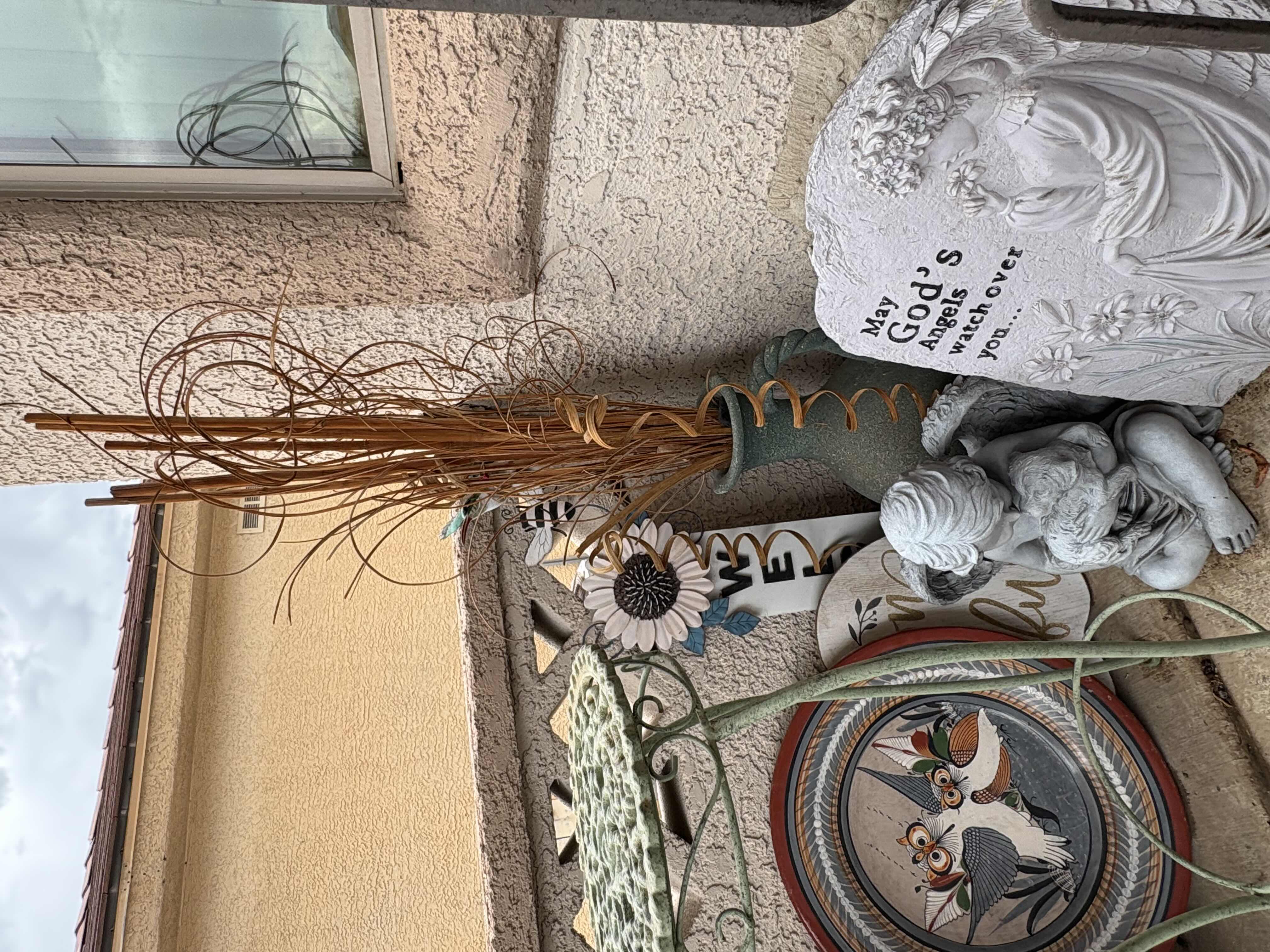 Photo 1 of OUTDOOR GARDEN DÉCOR LOT – ANGEL STATUES, METAL PLANT STAND & WALL ART H24”