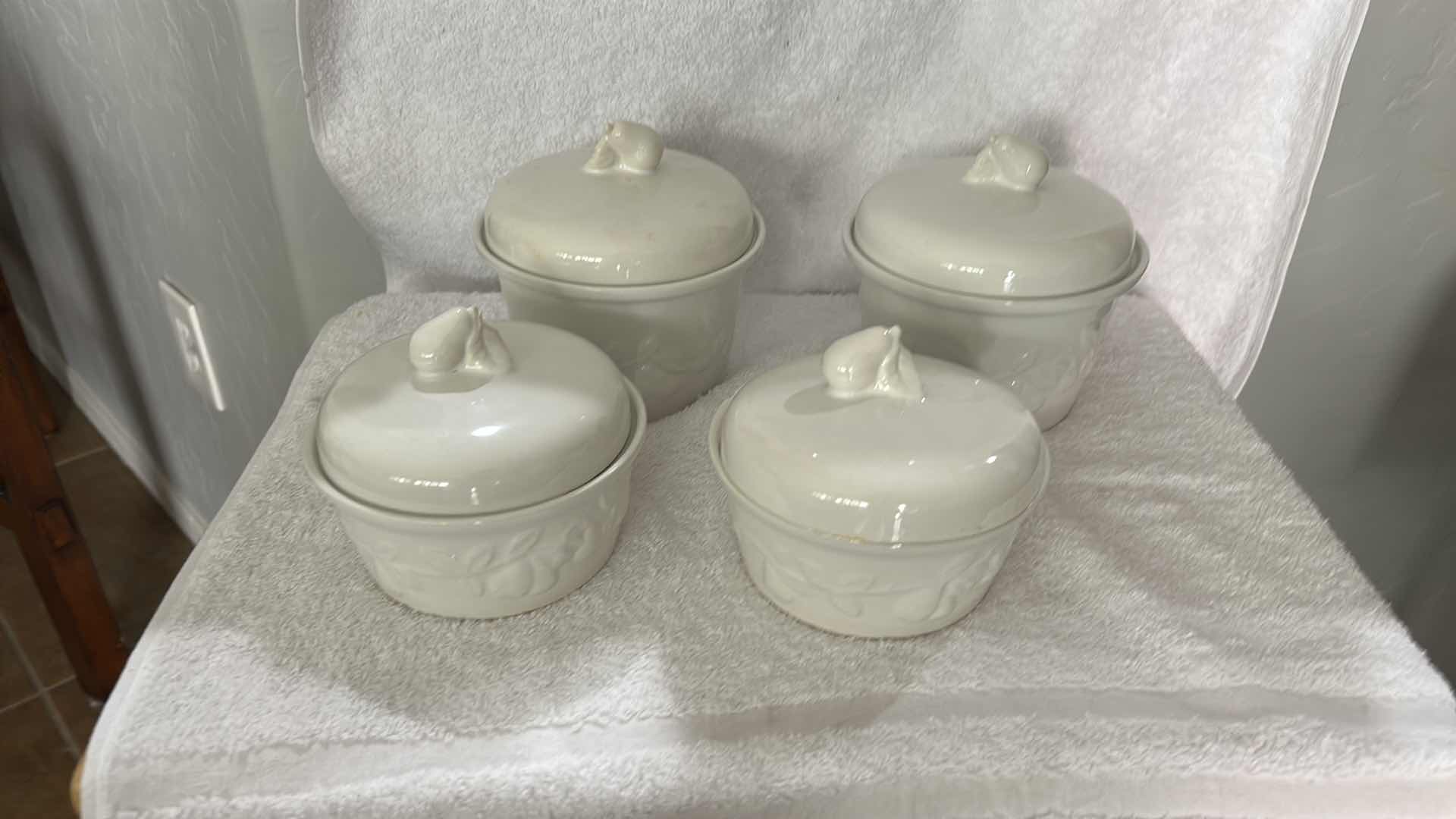 Photo 1 of 4 VINTAGE BANDWAGON WHITE CERAMIC LIDDED BOWLS