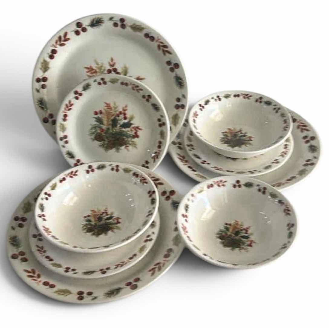 Photo 1 of 9PC CHRISTMAS DINNERWARE