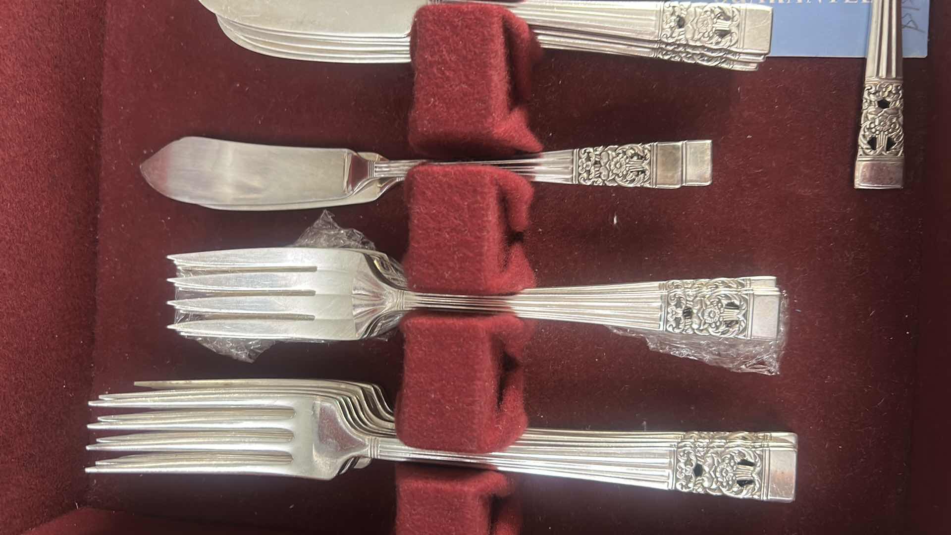 Photo 1 of 64 PC VINTAGE COMMUNITY SILVERPLATE FLATWARE SET + 7 MISC FLATWARE