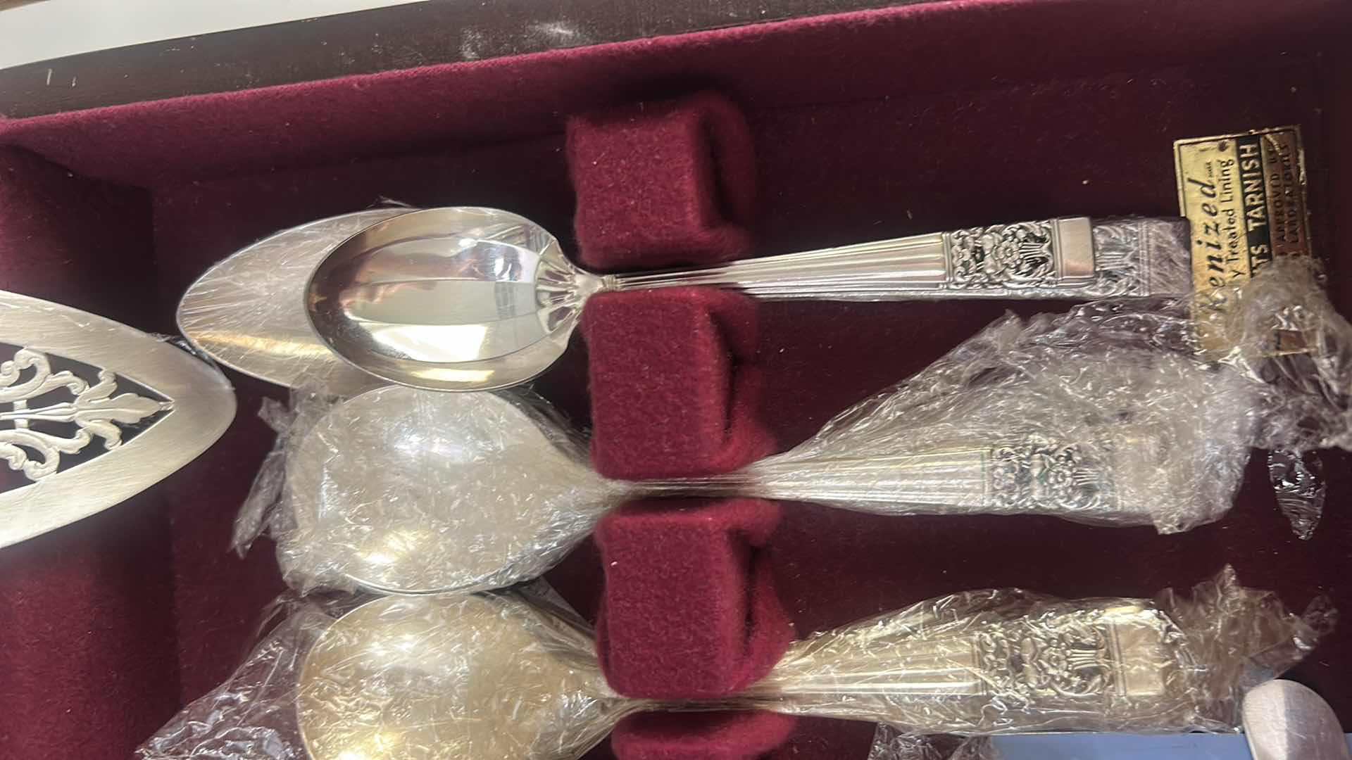 Photo 1 of 64 PC VINTAGE COMMUNITY SILVERPLATE FLATWARE SET + 7 MISC FLATWARE