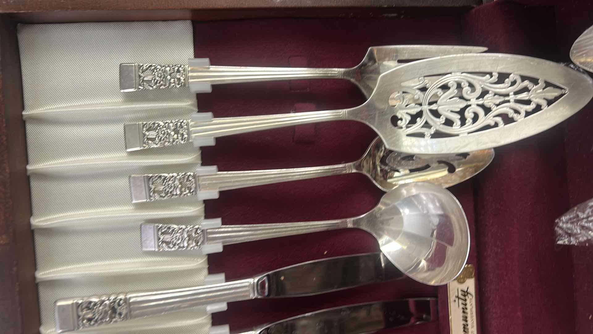 Photo 1 of 64 PC VINTAGE COMMUNITY SILVERPLATE FLATWARE SET + 7 MISC FLATWARE