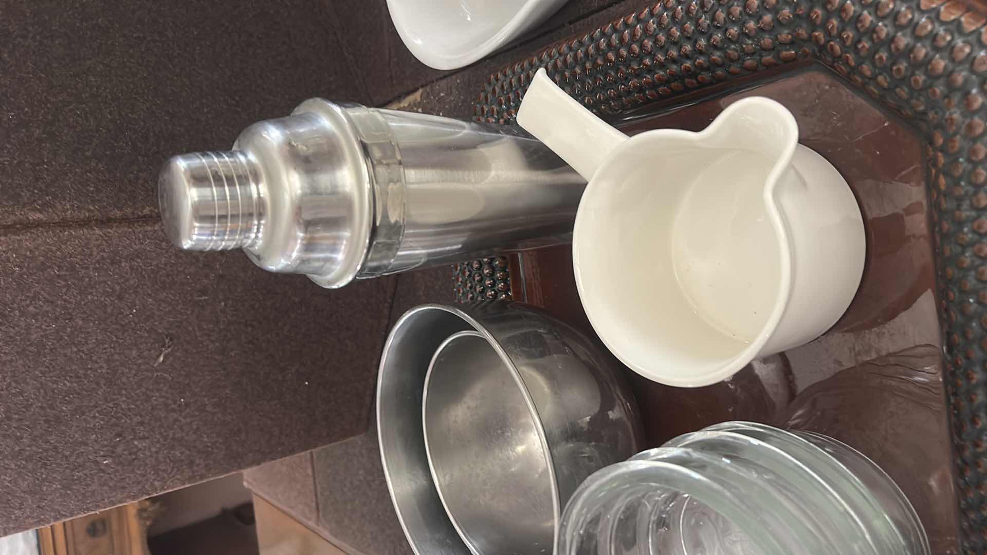 Photo 1 of KITCHEN ITEMS AND SERVICE
WARE