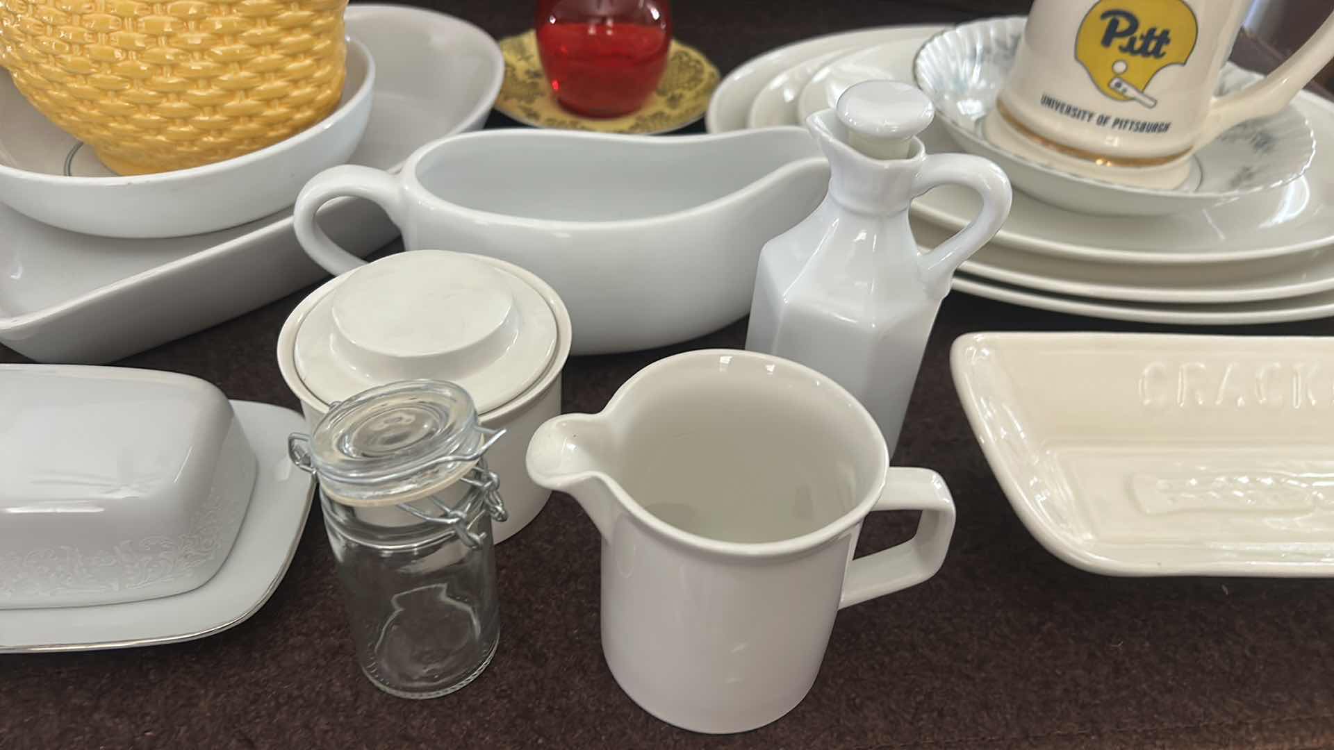 Photo 1 of KITCHEN ITEMS AND SERVICE
WARE