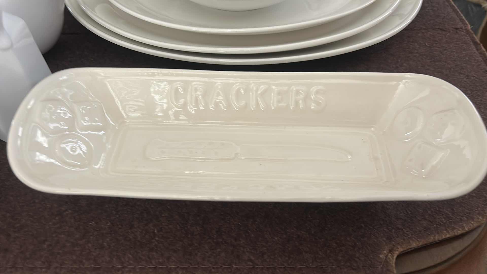 Photo 1 of KITCHEN ITEMS AND SERVICE
WARE
