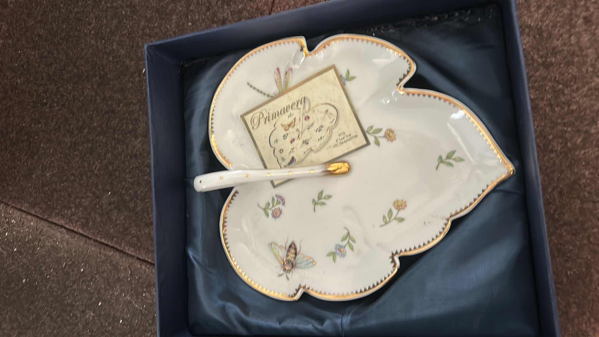 Photo 1 of GODINGER & CO. PRIMAVERA PORCELAIN HANDLED LEAF DISH WITH ORIGINAL BOX