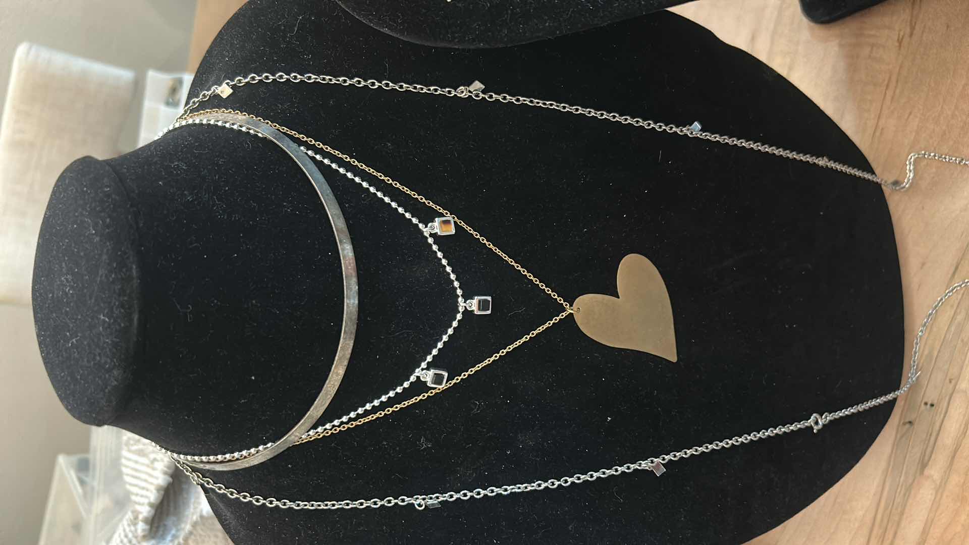 Photo 1 of 6 WOMENS NECKLACES