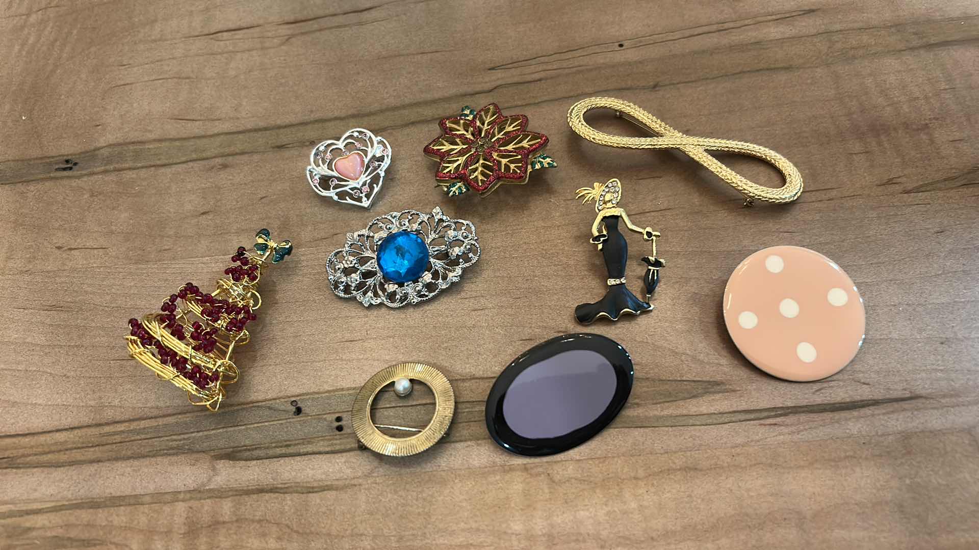 Photo 1 of VINTAGE PINS