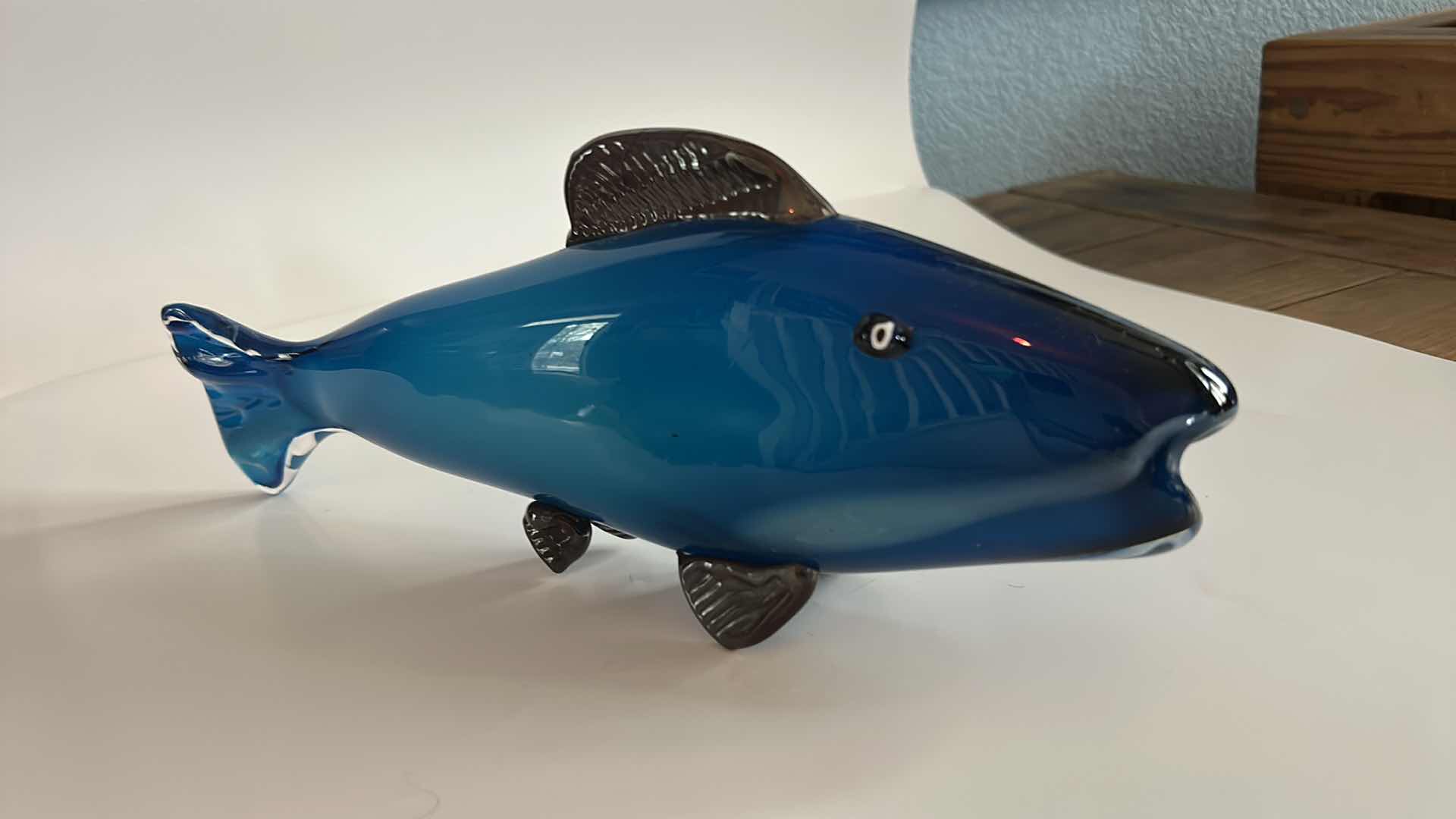Photo 1 of BLENKO ART GLASS FISH SCULPTURE HAND-SIGNED BY DAVE OSBORNE, A RENOWNED MASTER GLASS ARTISAN WHO SPENT DECADES AT BLENKO GLASS COMPANY 14” x H5 1/4”