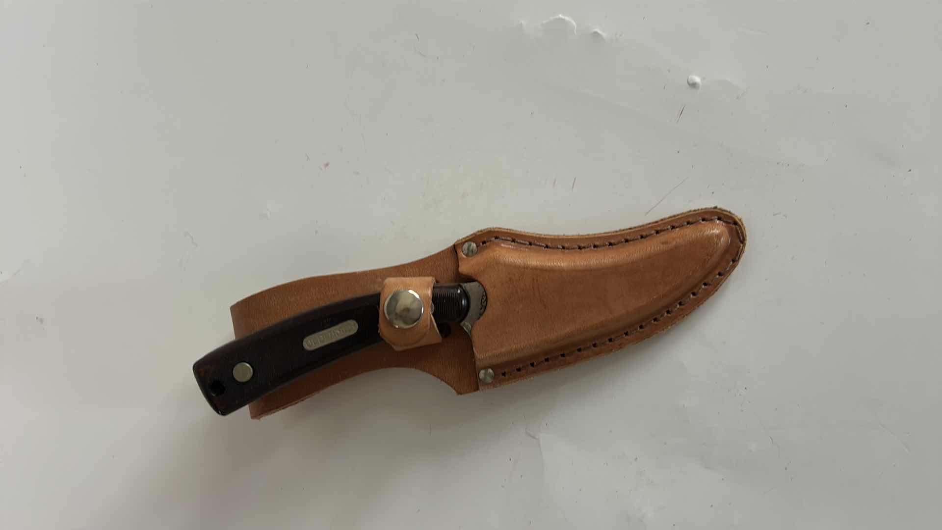 Photo 1 of VINTAGE SCHRADE OLD TIMER 152 SHARPFINDER, FIXED BLADE KNIFE, MANUFACTURED IN THE USA WITH LEATHER CASE $65