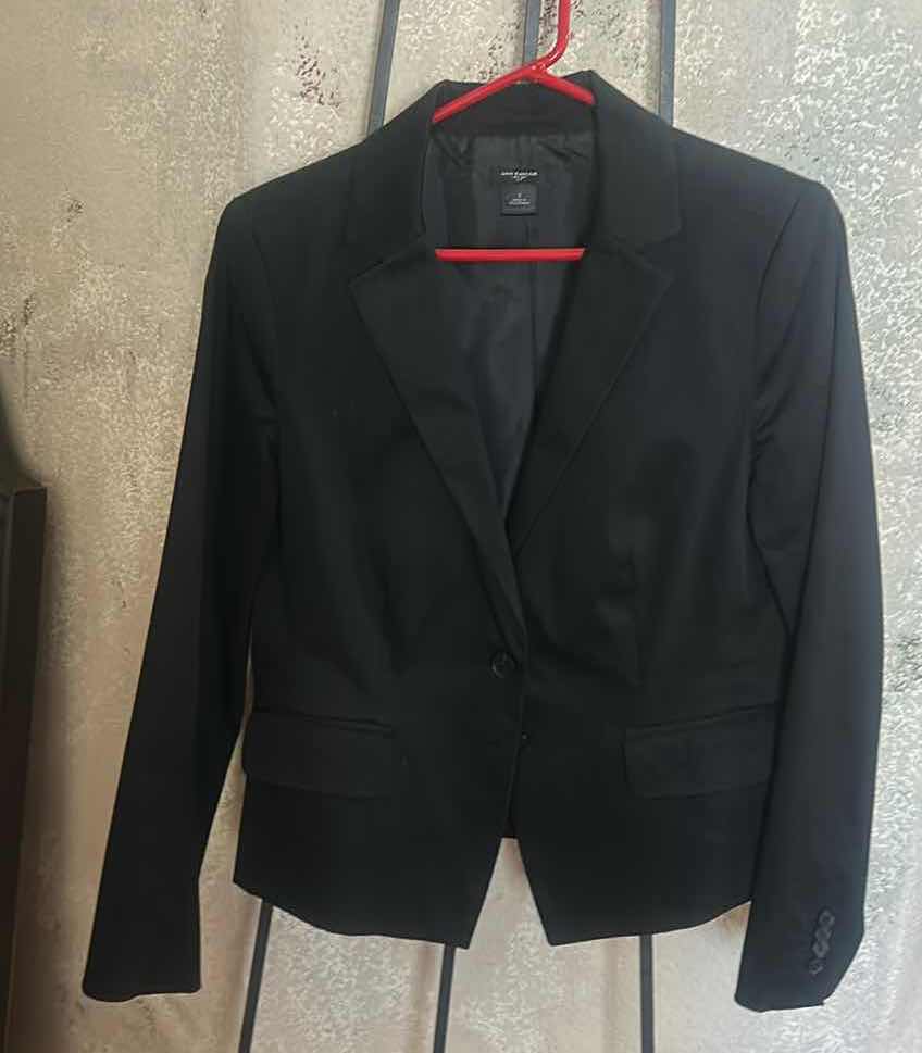 Photo 1 of ANN TAYLOR BLACK FITTED BUTTON BLAZER SIZE 8
