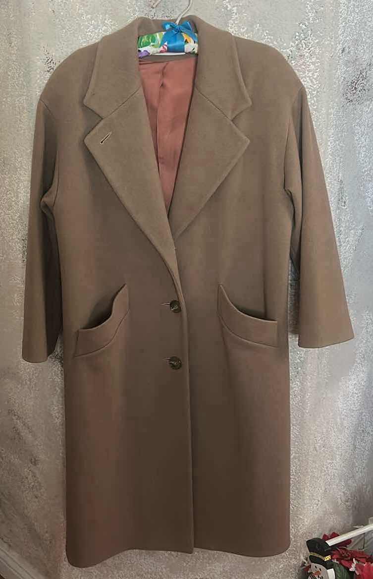 Photo 1 of 100% WOOL COAT EST SIZE MED