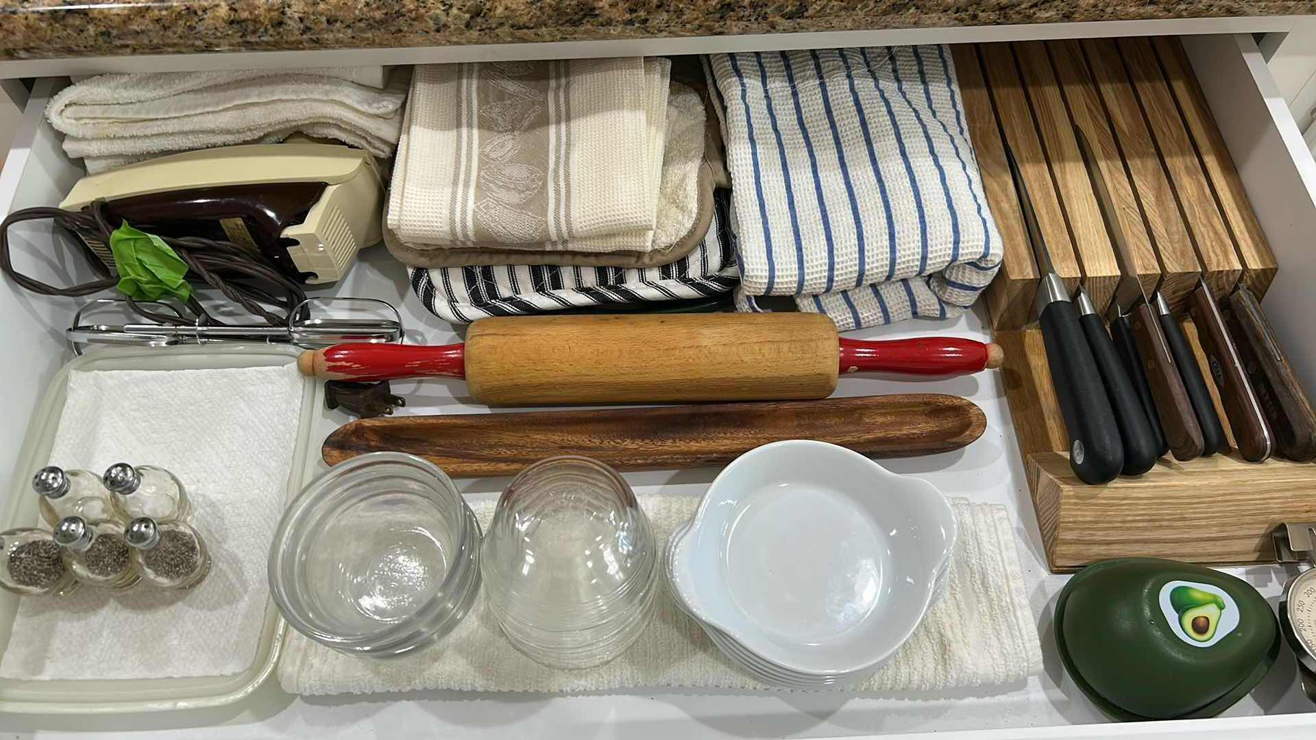 Photo 1 of CONTENTS OF KITCHEN DRAWER- KITCHEN TOWELS, KNIVES SET
