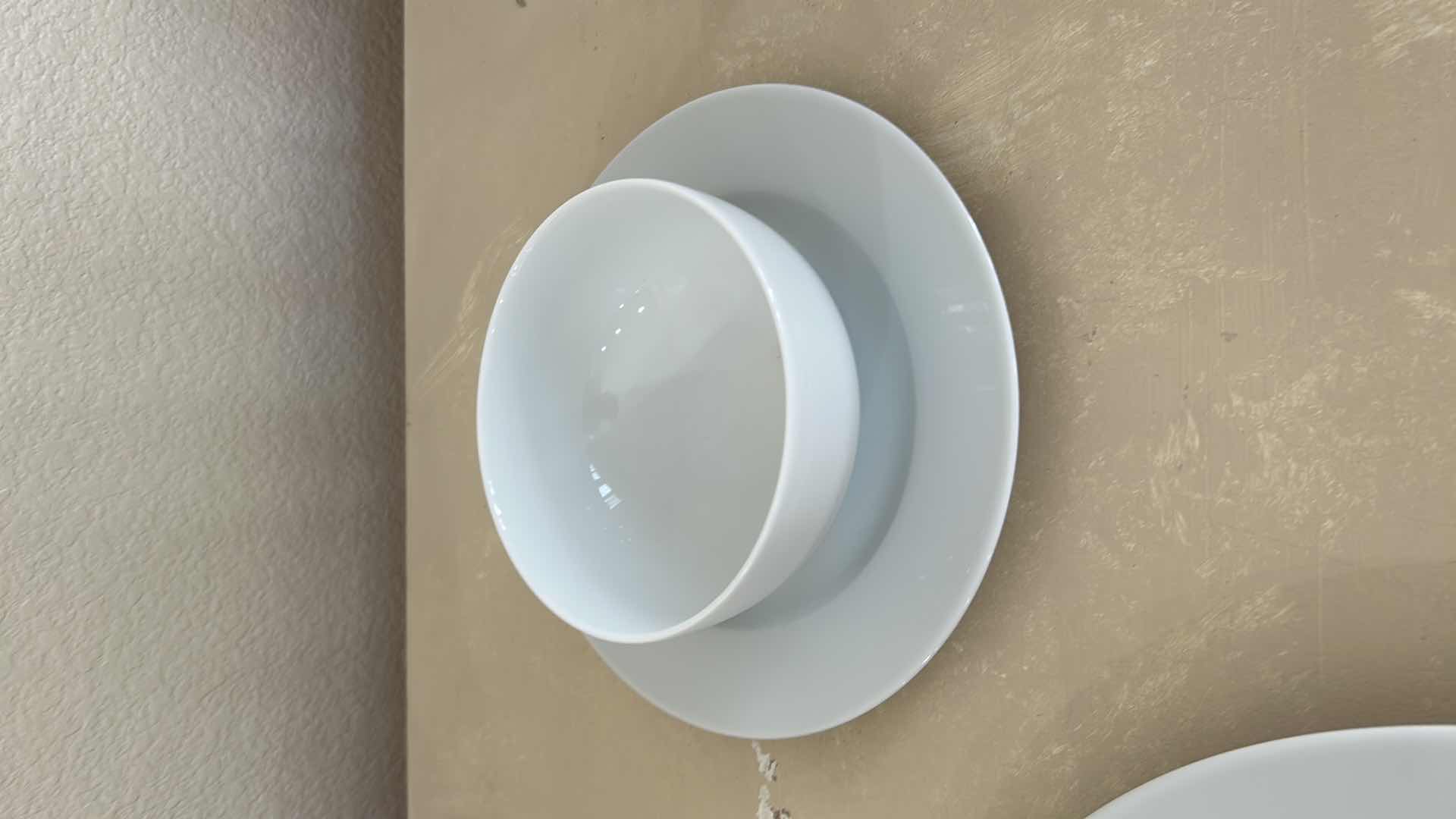 Photo 1 of PORCELAIN APILCO 5 PC DINNERWARE