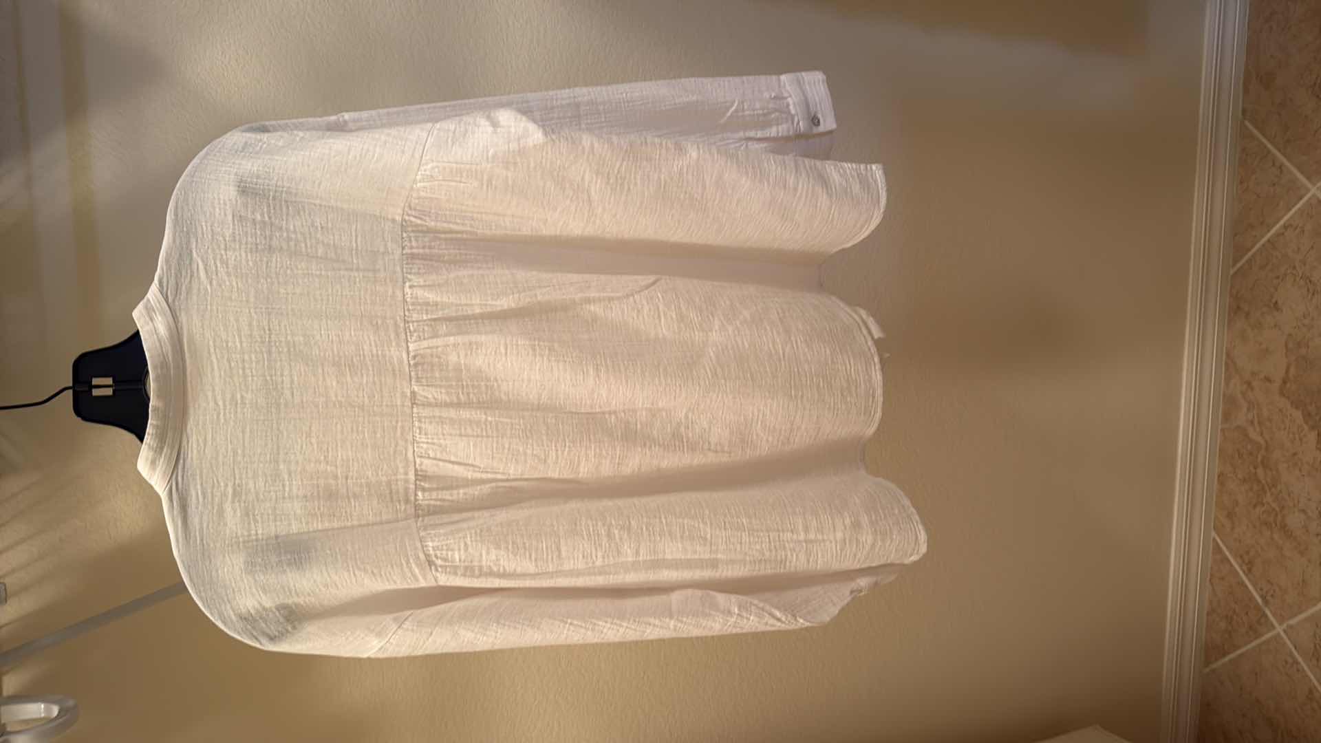 Photo 1 of EILEEN FISHER WHITE GAUZE BLOUSE (SP)