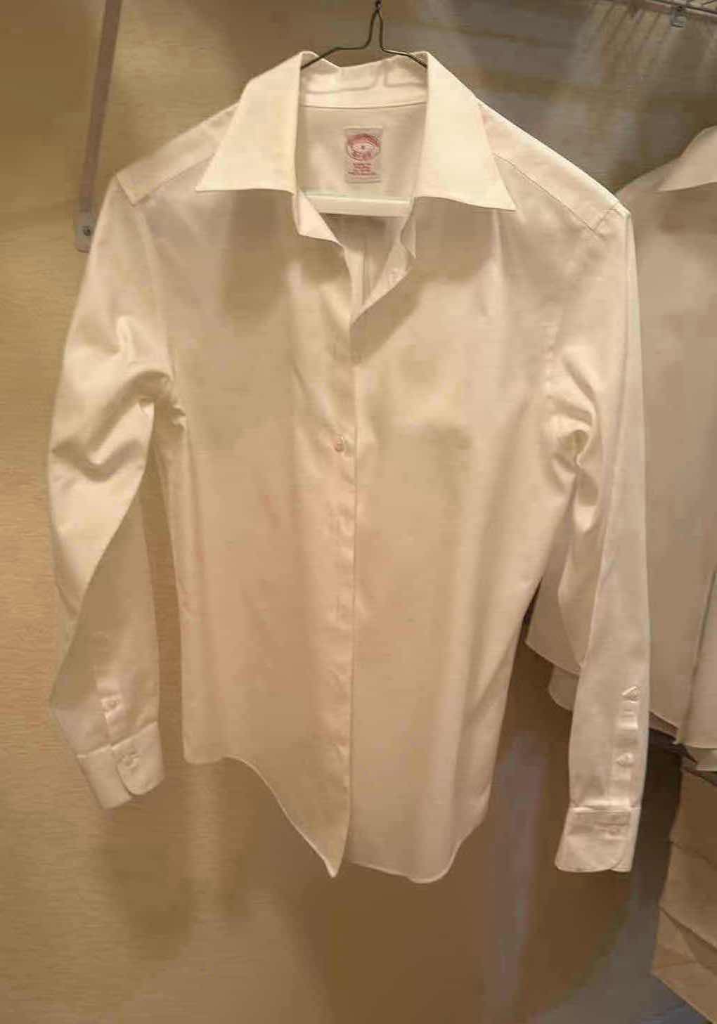Photo 1 of BROOKS BROTHERS WHITE LADIES CLASSIC FIT NON-IRON STRETCH COTTON DRESS SHIRT (8)
