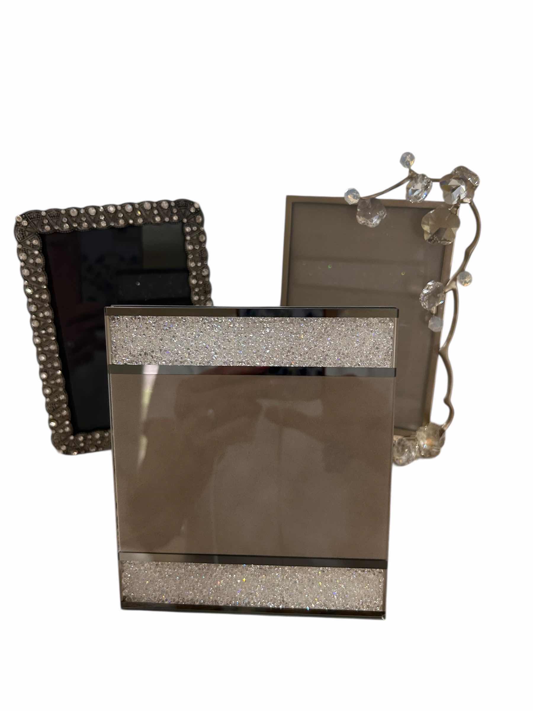 Photo 1 of 3 DECORATIVE PICTURE FRAMES