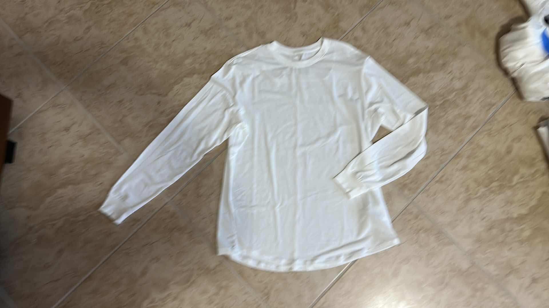 Photo 1 of 2 LONG SLEEVE NIKE TOPS