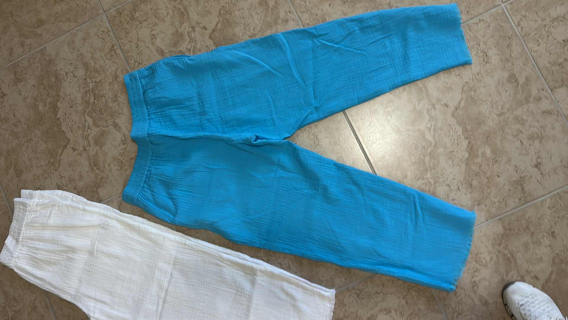Photo 1 of 2 APPLESEED’S COTTON PANTS SIZE MED