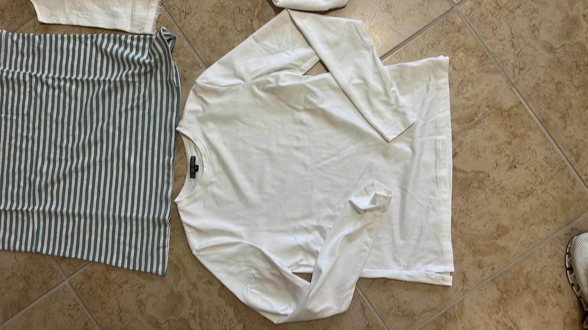 Photo 1 of 2 NEW WITH TAGS GARNET HILL SLEEVELESS TOPS & 2 LARUE LIGNEN LONG SLEEVE SIZE M/8