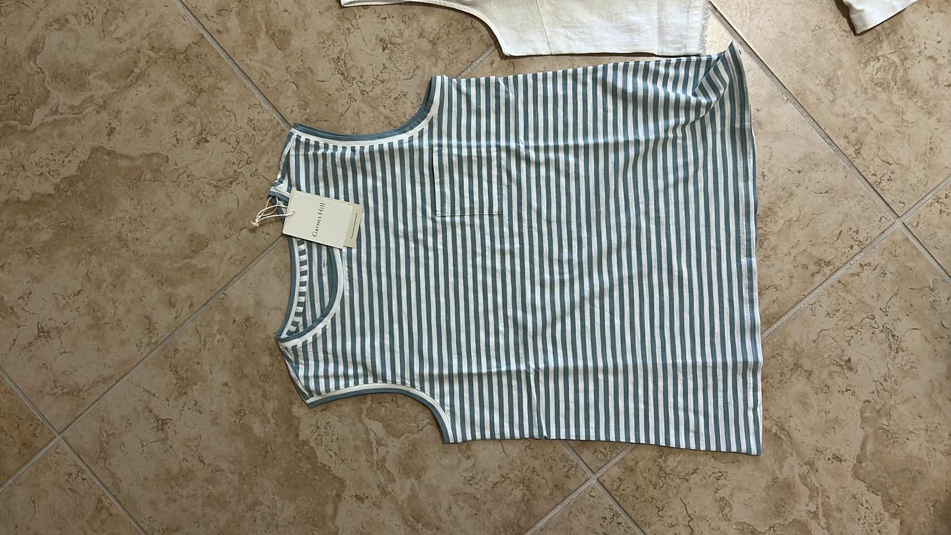 Photo 1 of 2 NEW WITH TAGS GARNET HILL SLEEVELESS TOPS & 2 LARUE LIGNEN LONG SLEEVE SIZE M/8