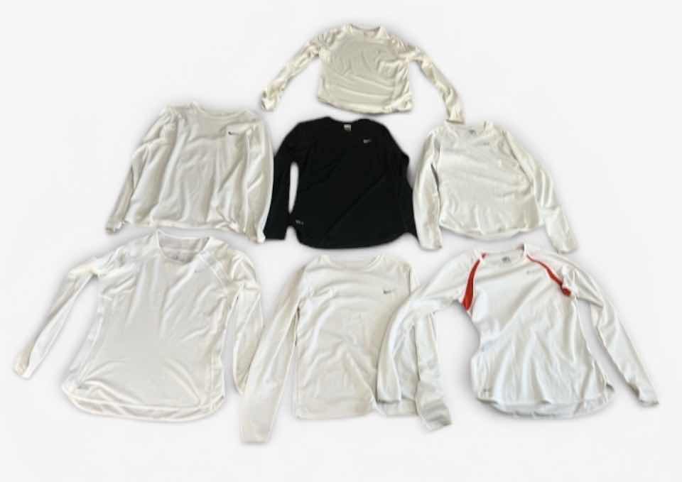 Photo 1 of 7 LONG SLEEVE NIKE TOPS SIZE S/M