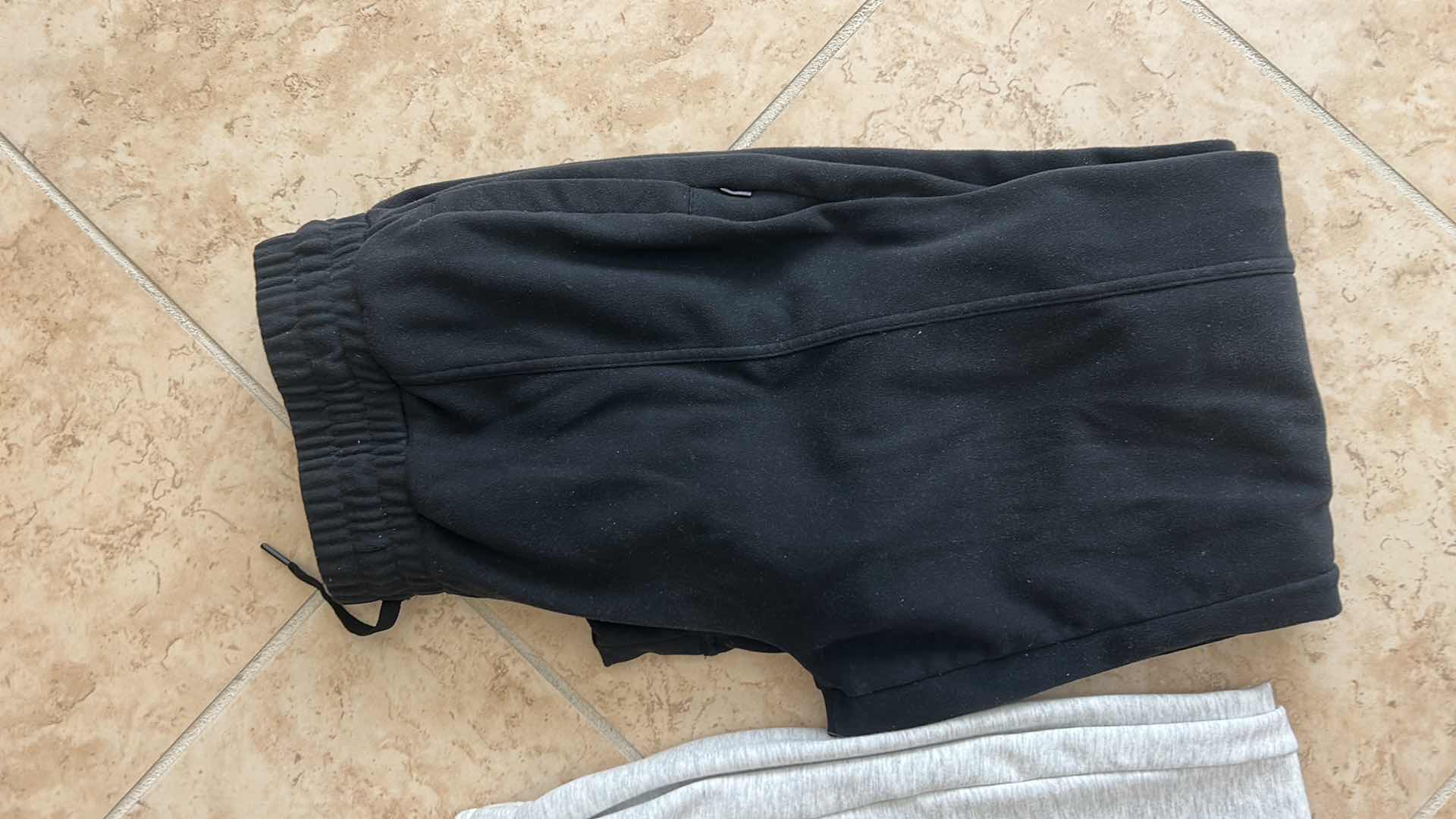 Photo 1 of 2 PAIRS SWEATPANTS DSG & MONDETTA SIZE M/L